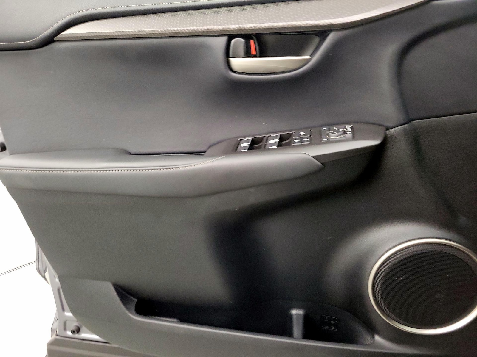 2021 Lexus NX 300 - Photo 13