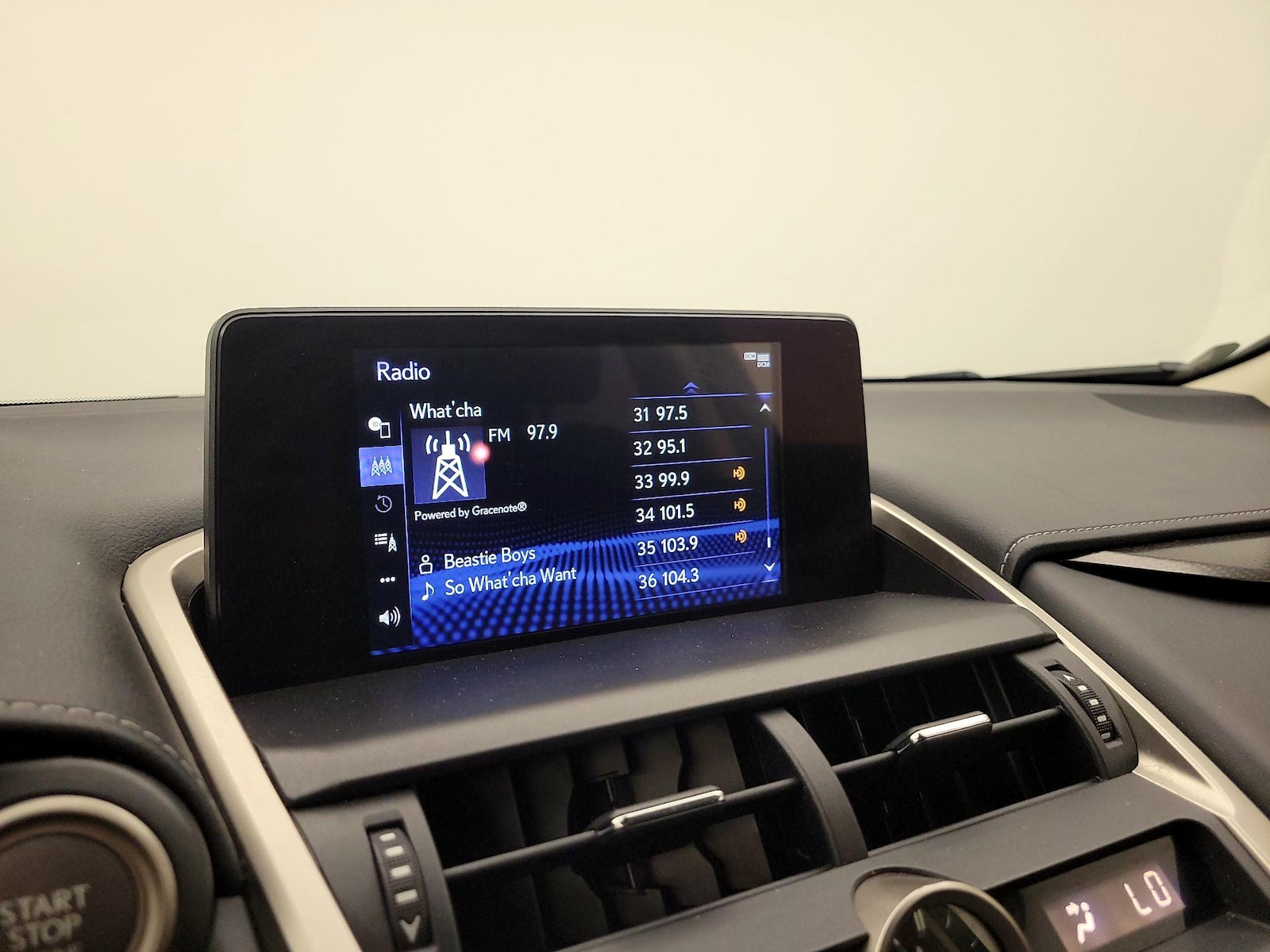 2021 Lexus NX 300 - Photo 16