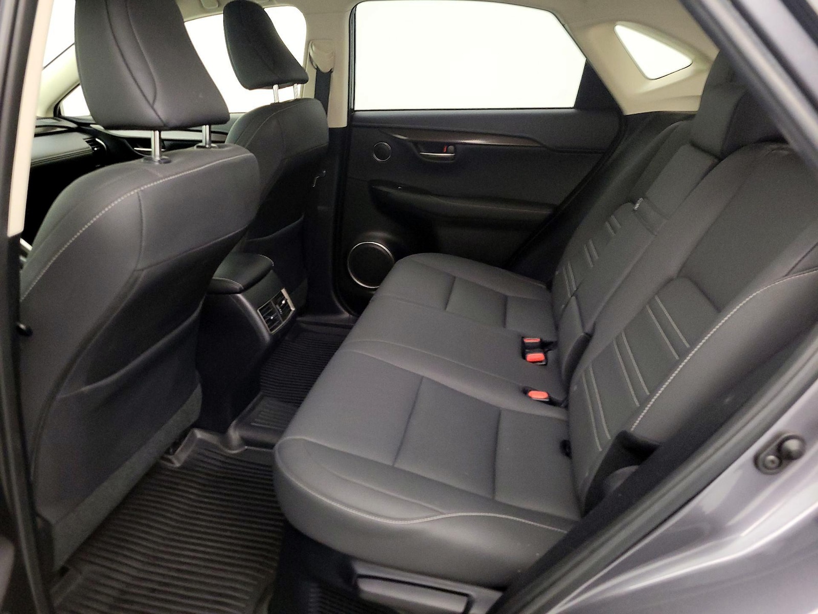 2021 Lexus NX 300 - Photo 21