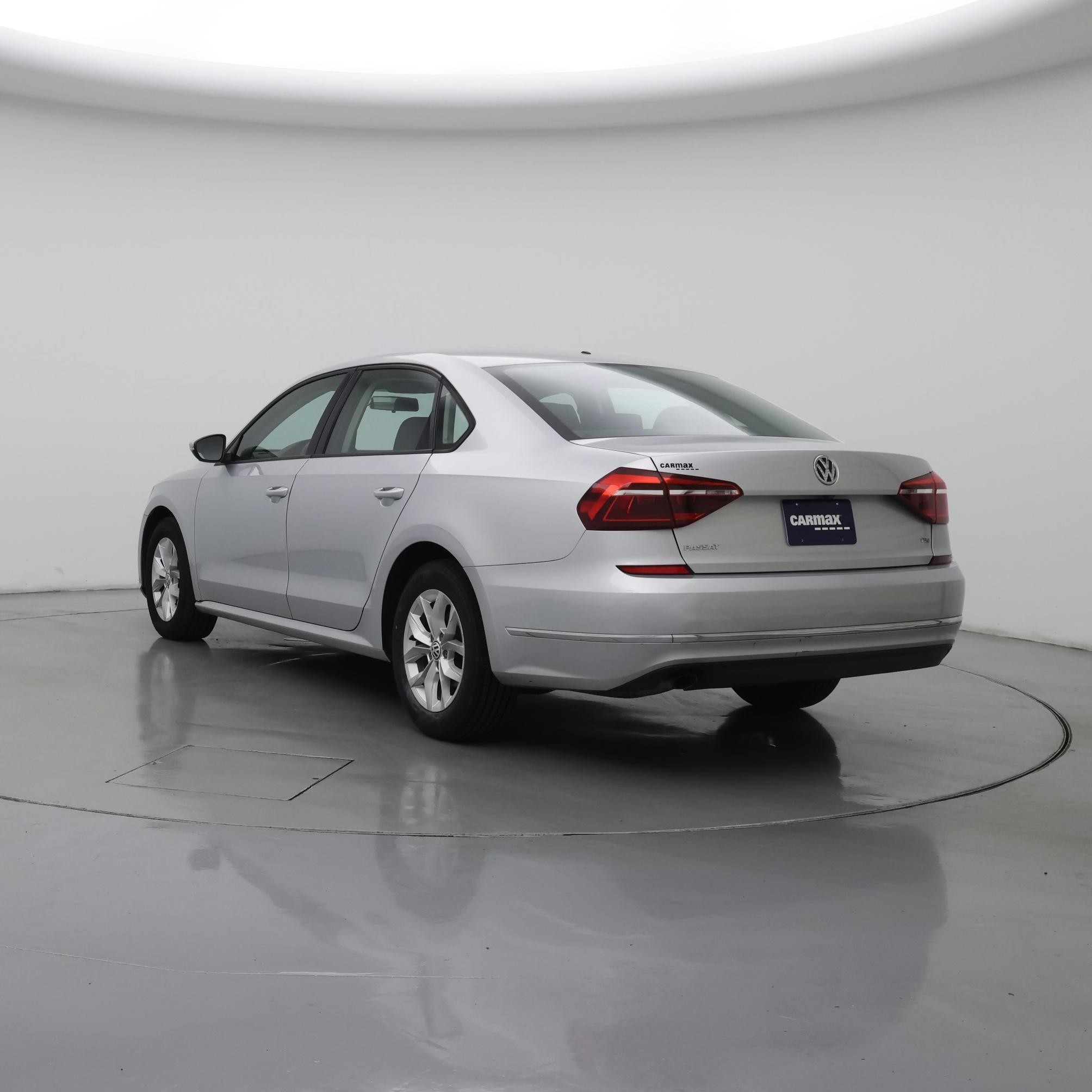 Thumbnail: 2018 Volkswagen Passat - 2