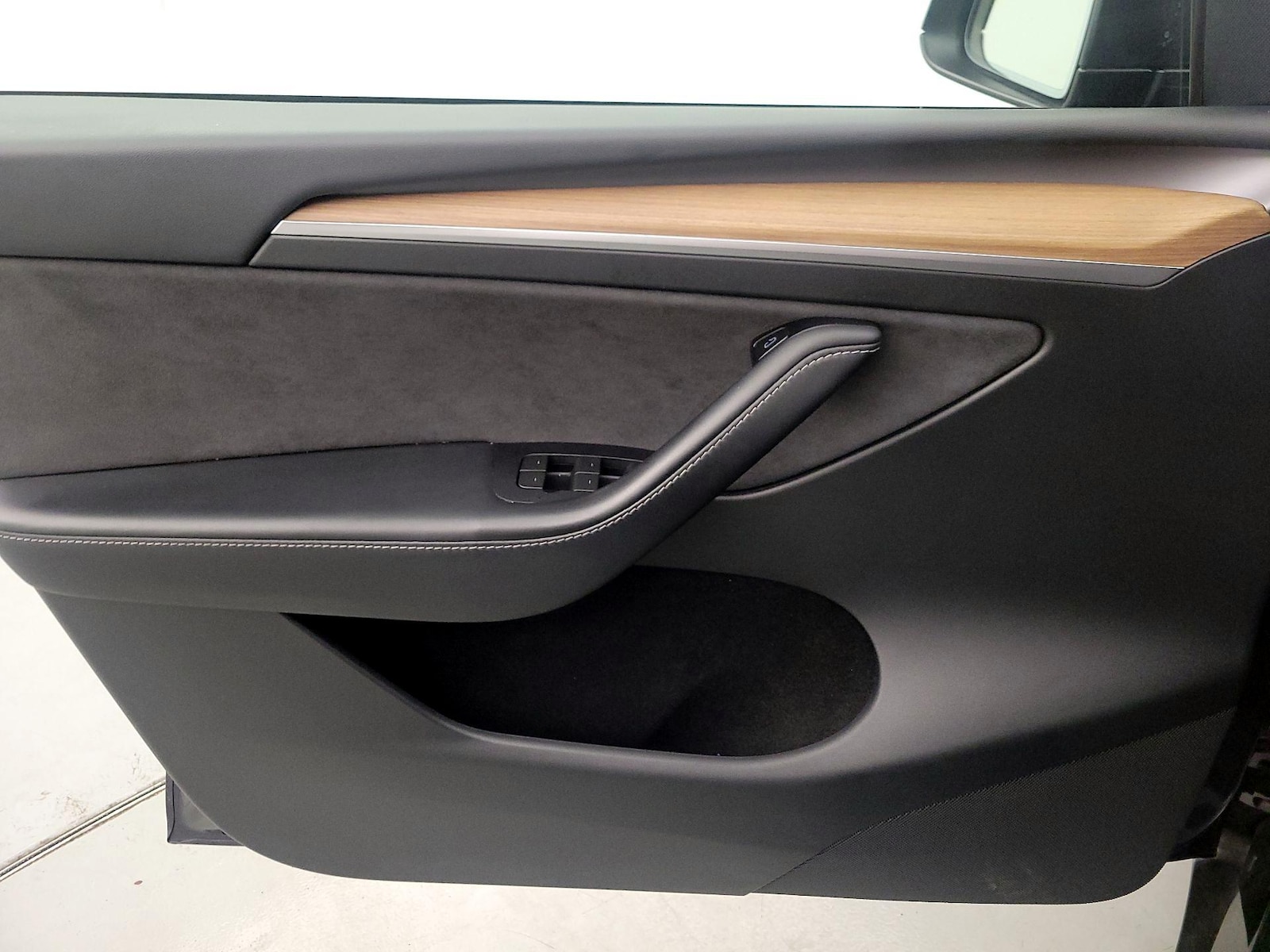 2024 Tesla Model Y Long Range - Photo 13