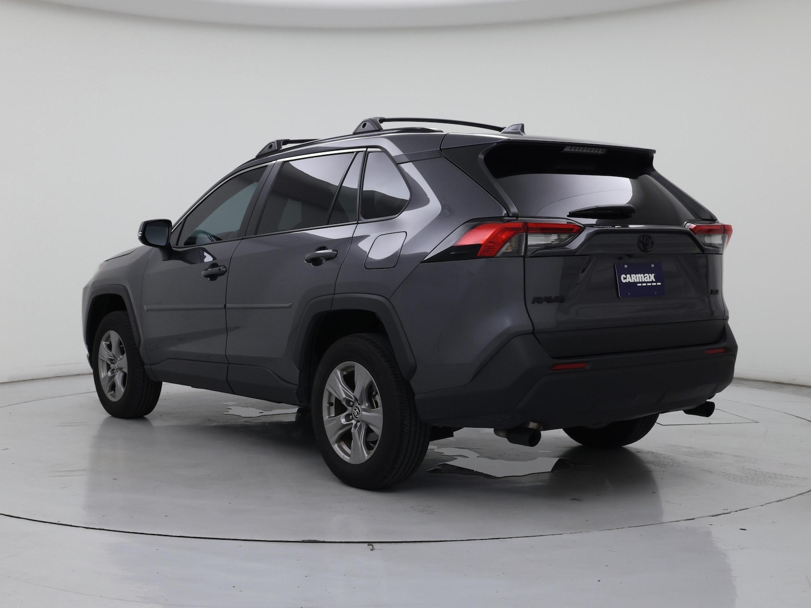 2025 Toyota RAV4 XLE - Photo 3