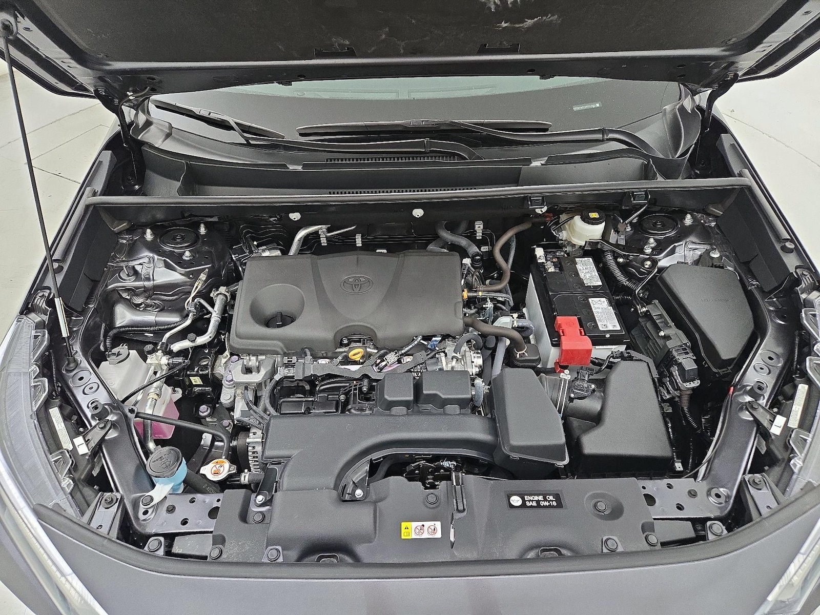 2025 Toyota RAV4 XLE - Photo 24