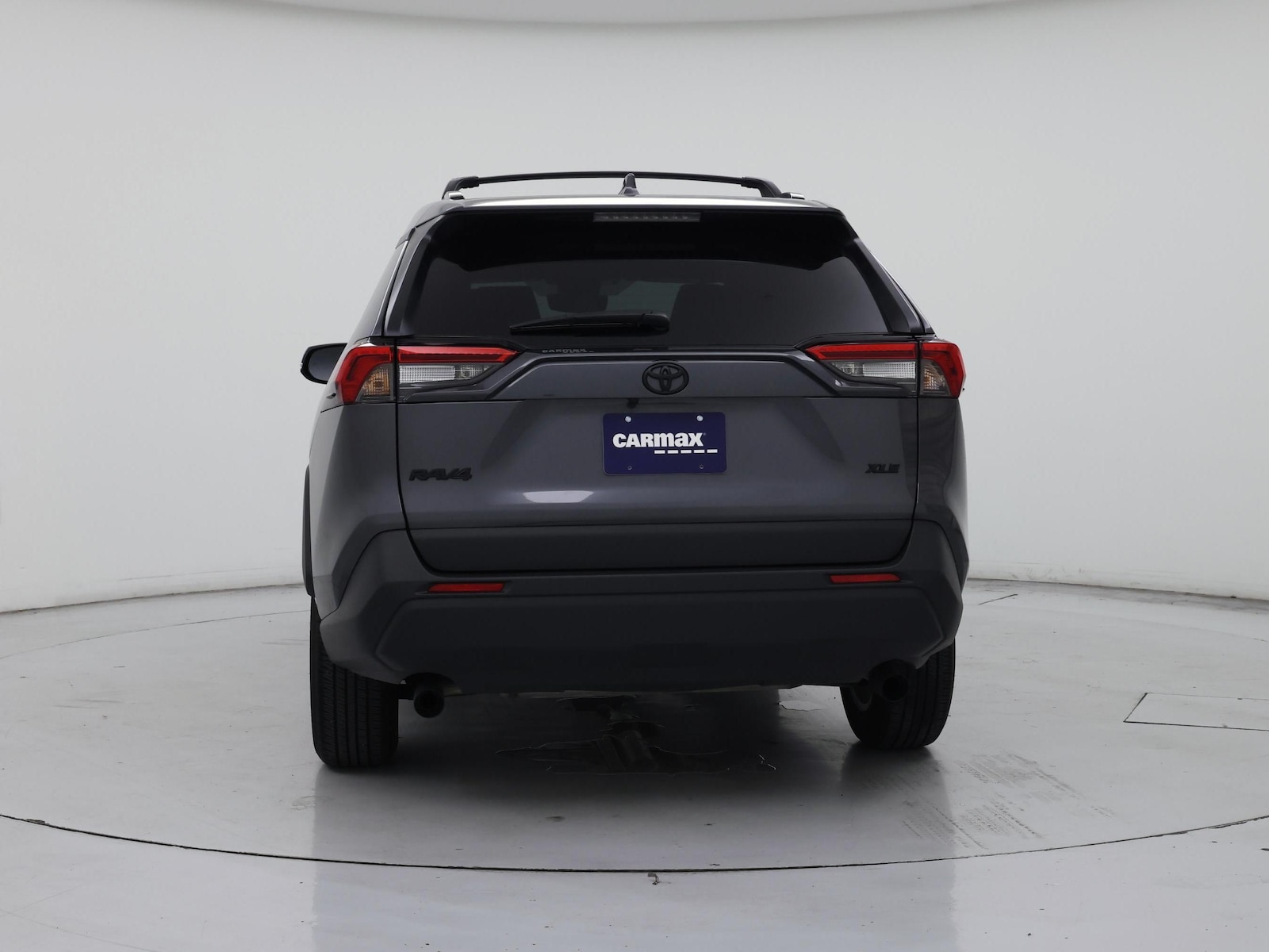 2025 Toyota RAV4 XLE - Photo 7