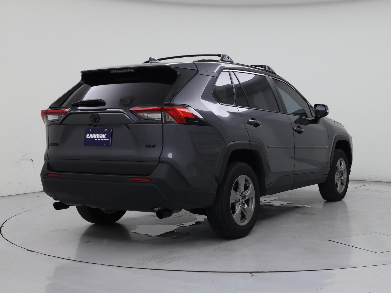 2025 Toyota RAV4 XLE - Photo 9