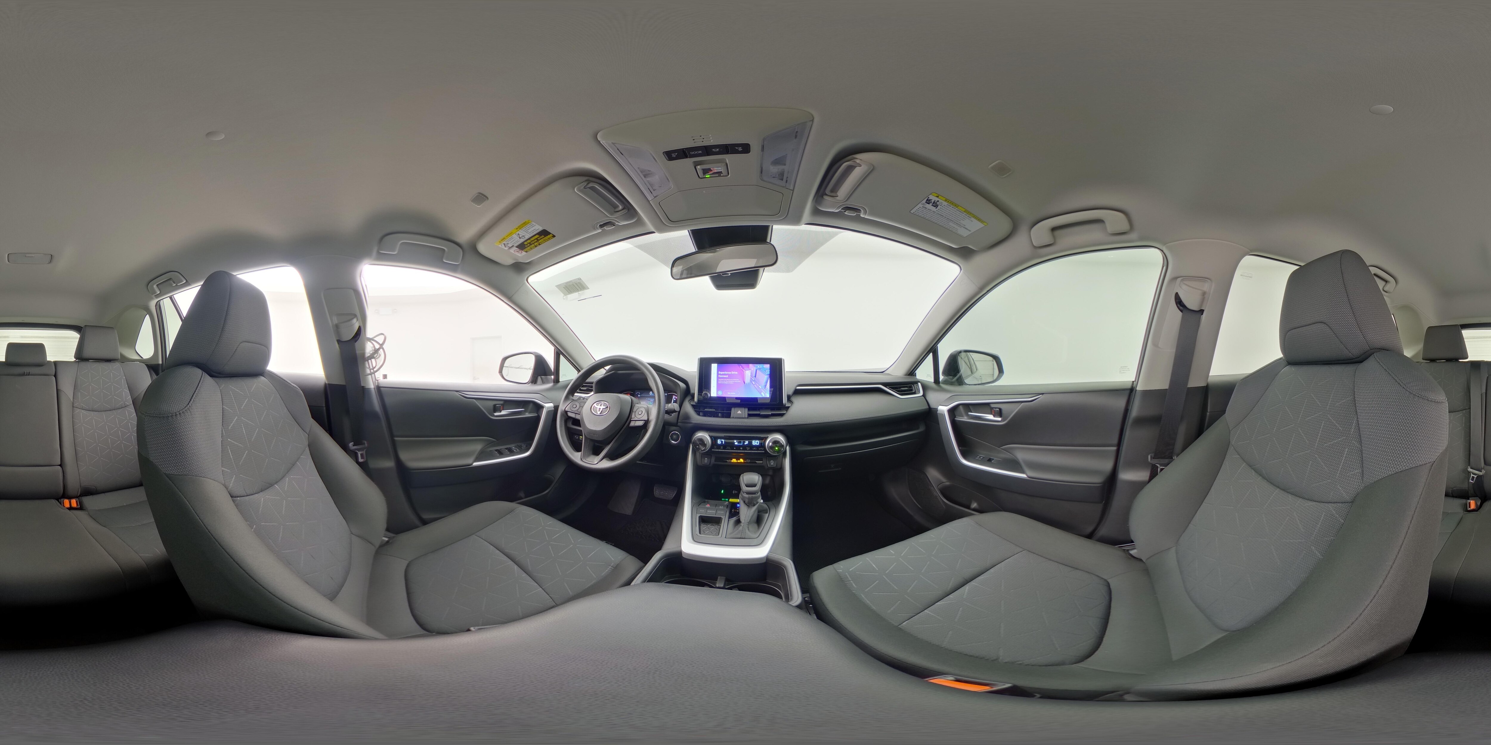 2025 Toyota RAV4 XLE - Photo 24