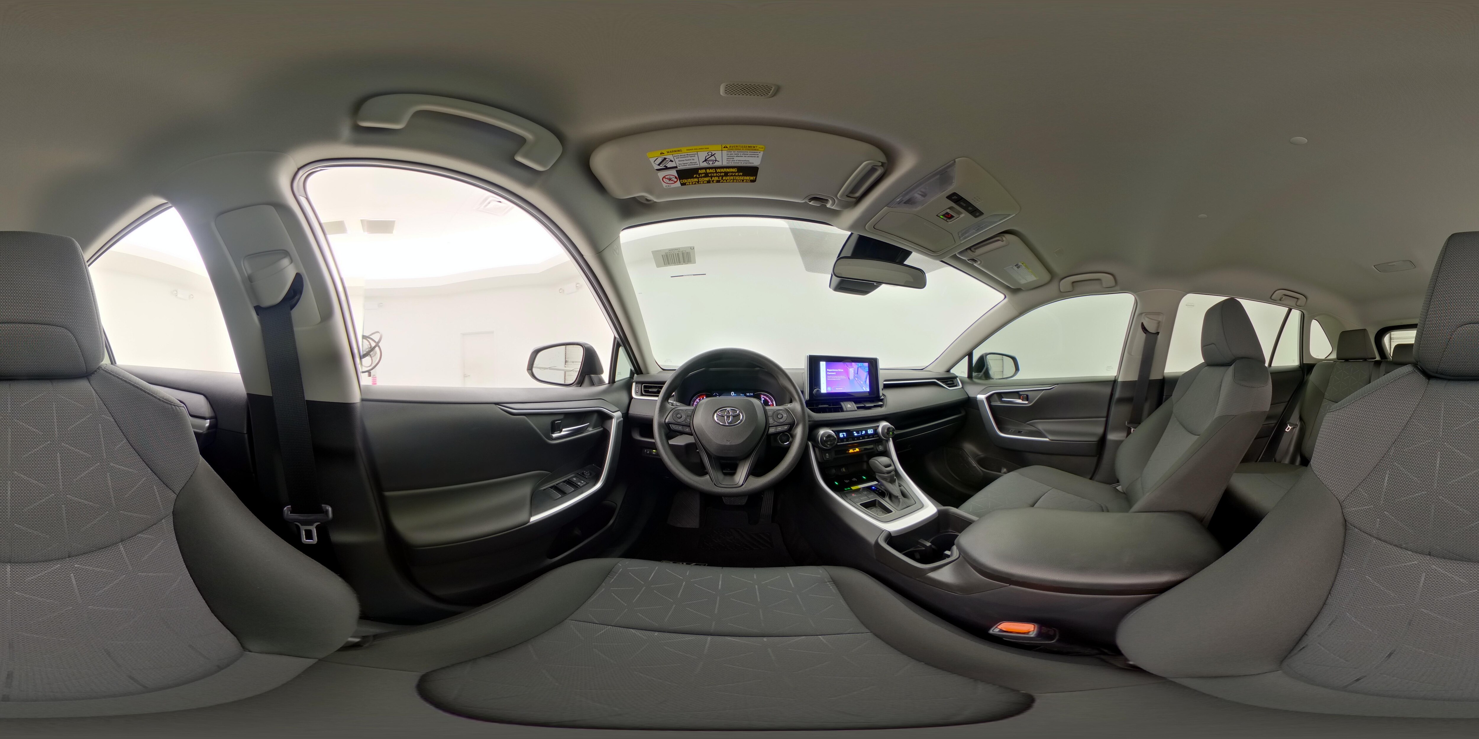 2025 Toyota RAV4 XLE - Photo 26