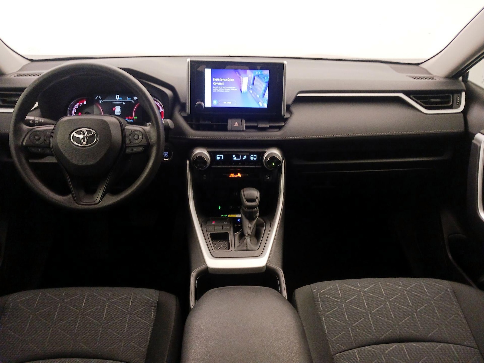2025 Toyota RAV4 XLE - Photo 10