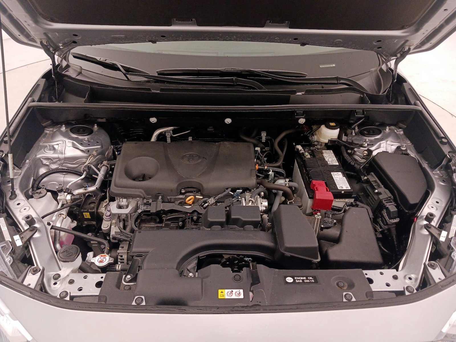 2025 Toyota RAV4 XLE - Photo 22