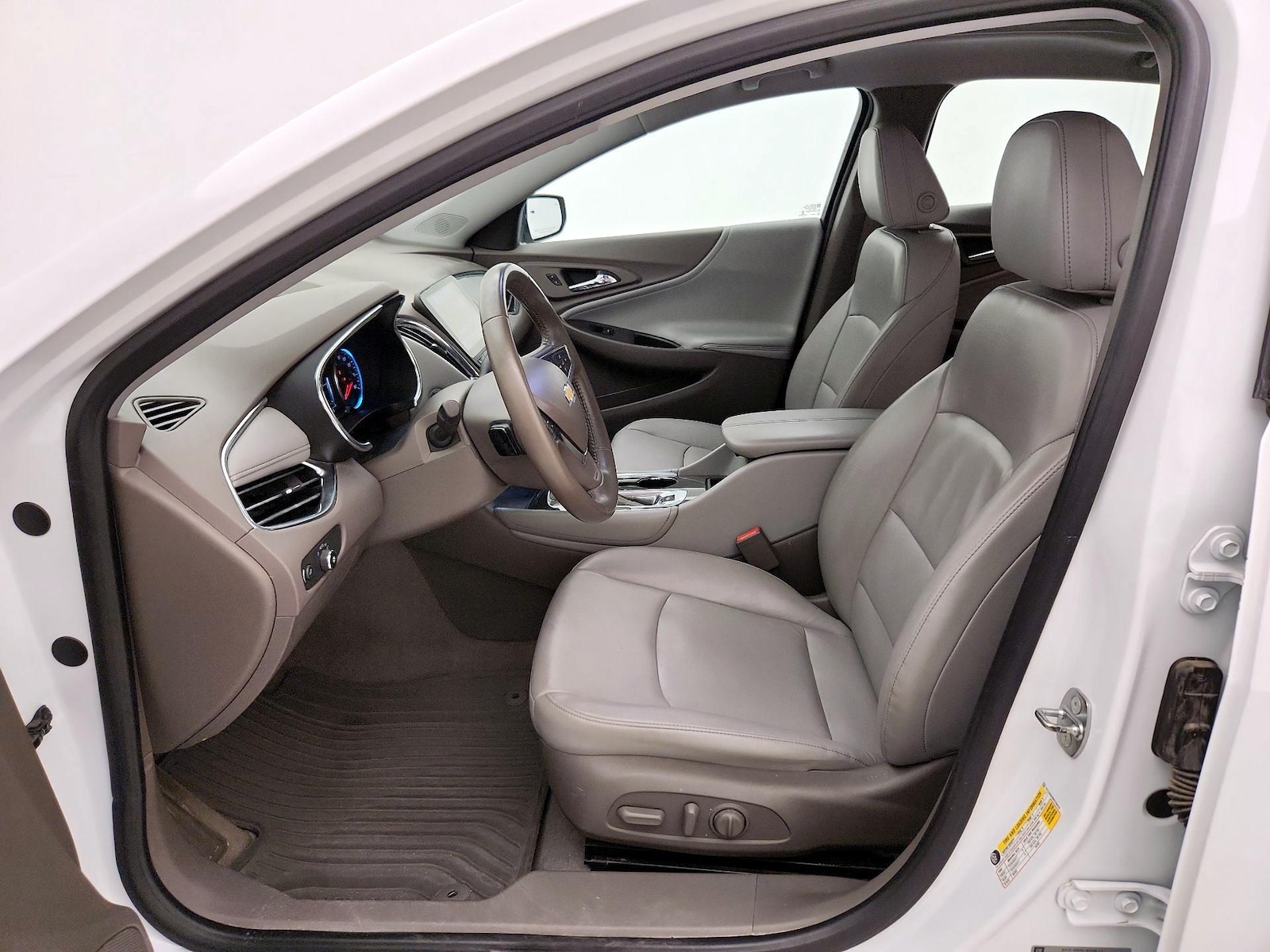 2017 Chevrolet Malibu Hybrid - Photo 12