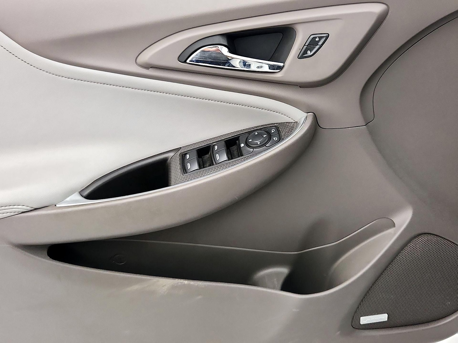 2017 Chevrolet Malibu Hybrid - Photo 13