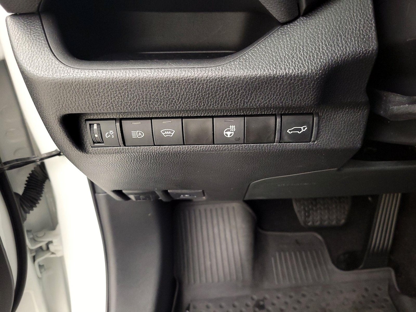 2023 Toyota RAV4 XLE Premium - Photo 14