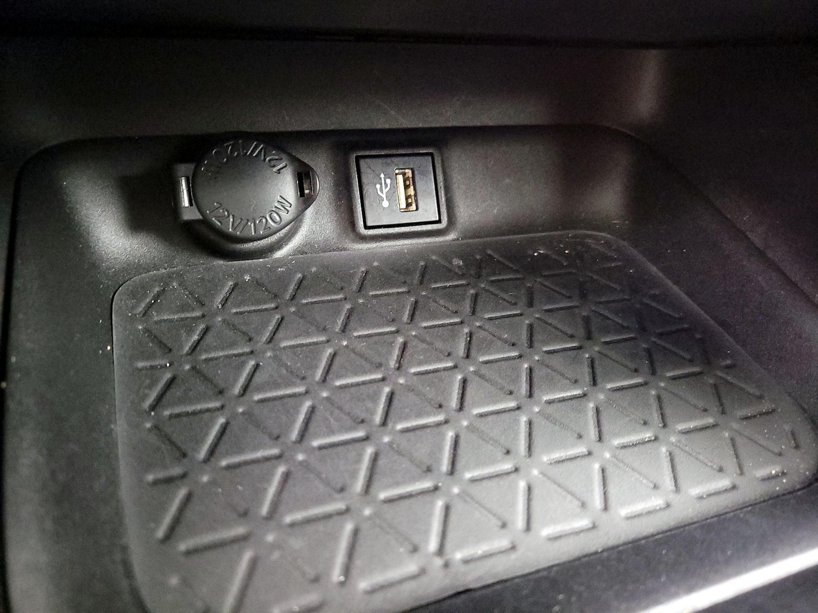 2023 Toyota RAV4 XLE Premium - Photo 19