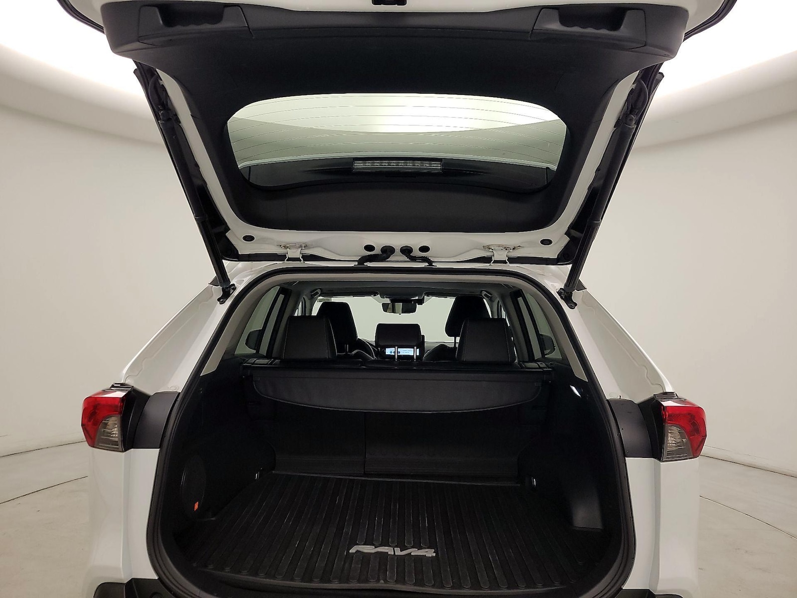2023 Toyota RAV4 XLE Premium - Photo 22