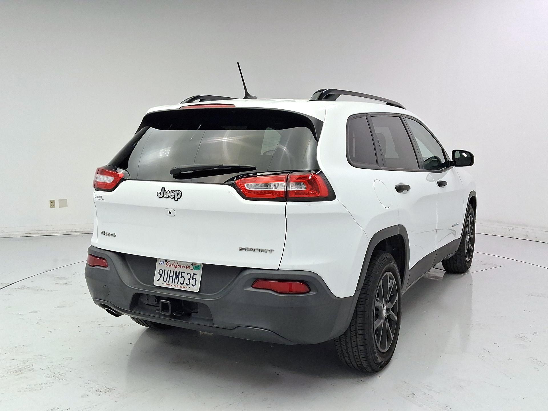 Thumbnail: 2017 Jeep Cherokee - 5