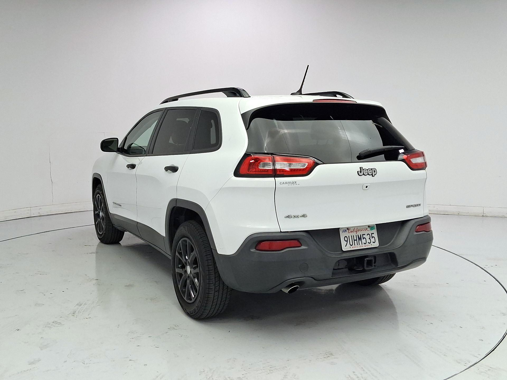 Thumbnail: 2017 Jeep Cherokee - 7