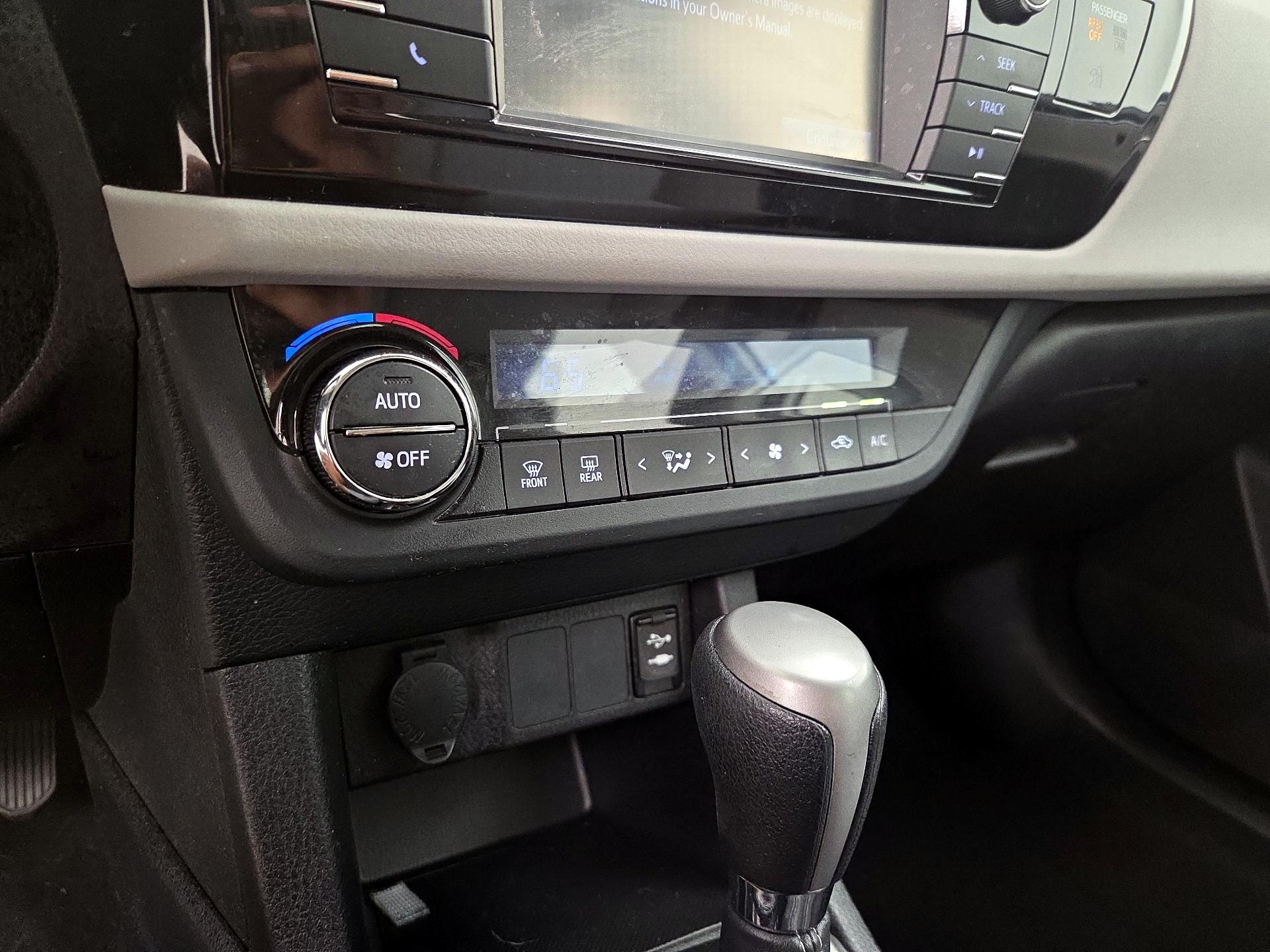 Thumbnail: 2016 Toyota Corolla - 16