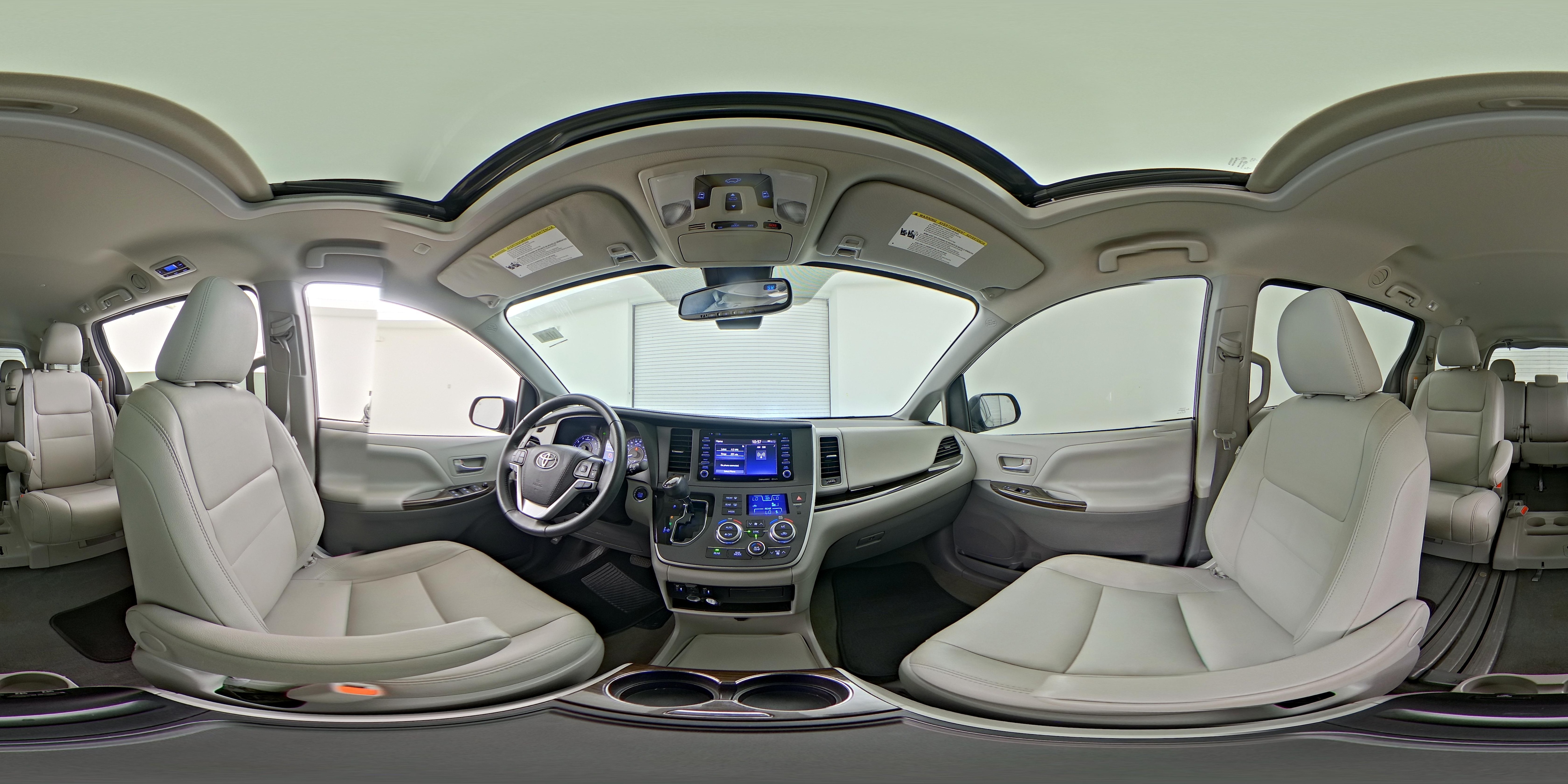 2020 Toyota Sienna XLE - Photo 26