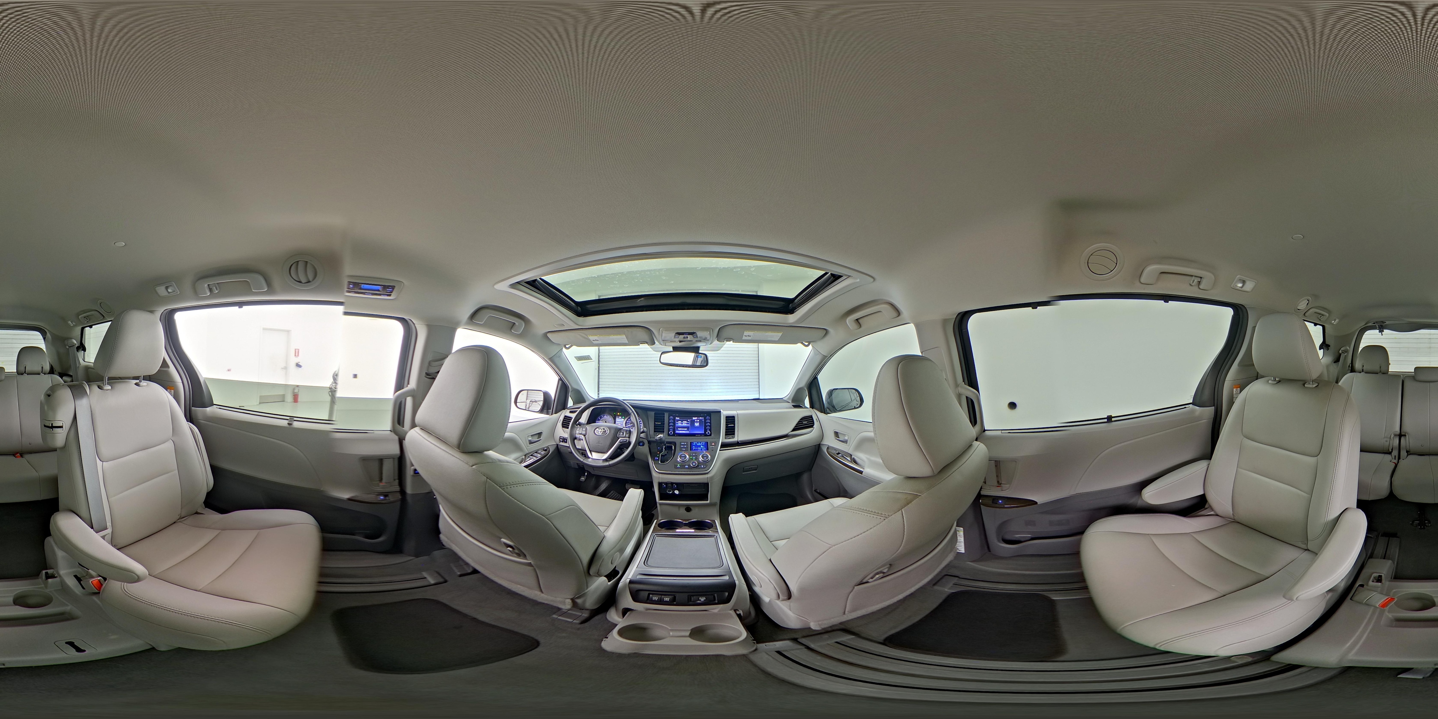 2020 Toyota Sienna XLE - Photo 27