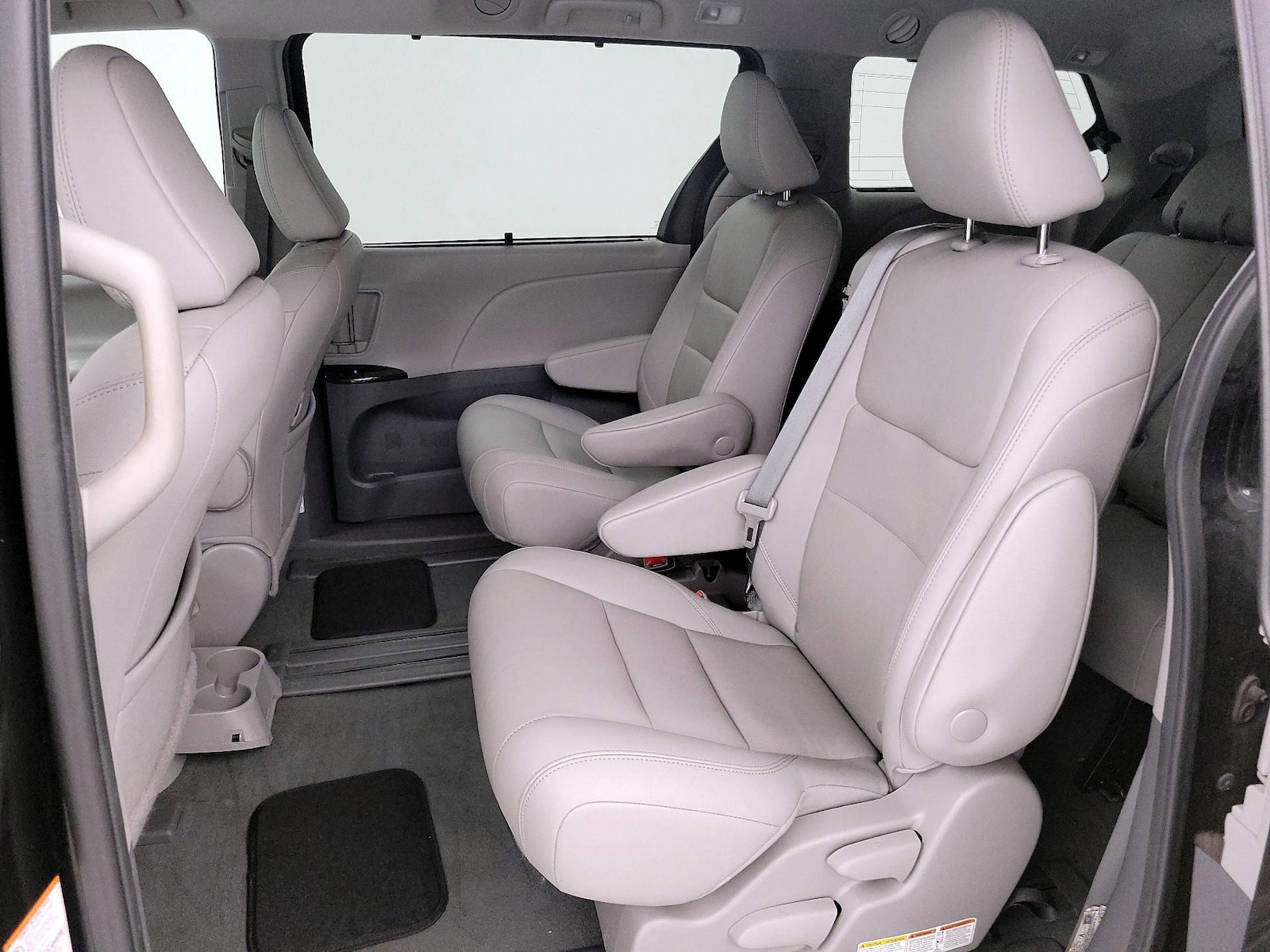 2020 Toyota Sienna XLE - Photo 21