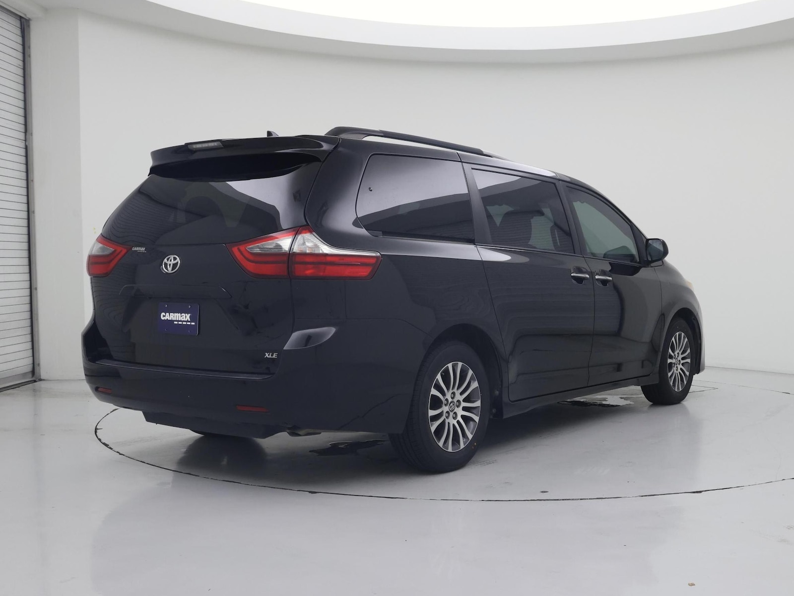 2020 Toyota Sienna XLE - Photo 9