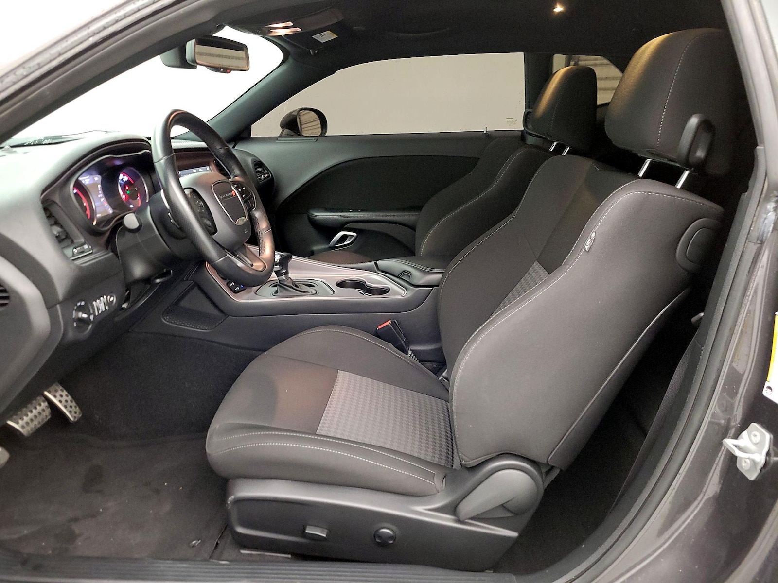 Power Seat(s) & Side Airbags