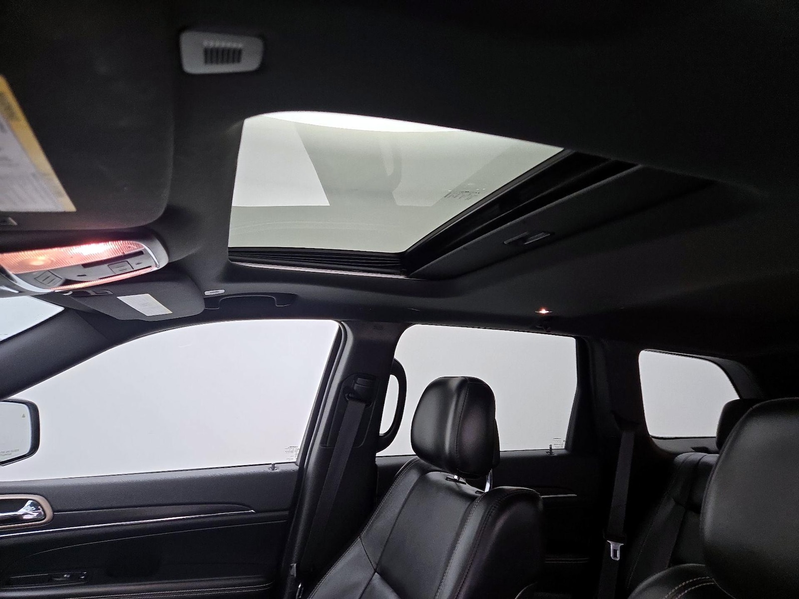 Sunroof(s) & Overhead Airbags