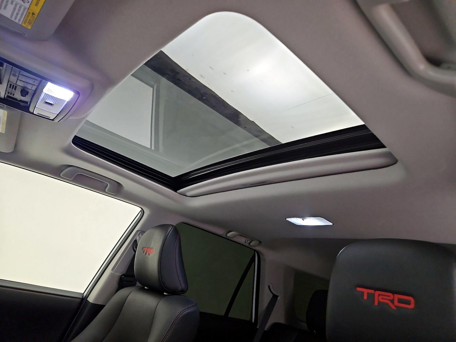 Sunroof(s) & Overhead Airbags