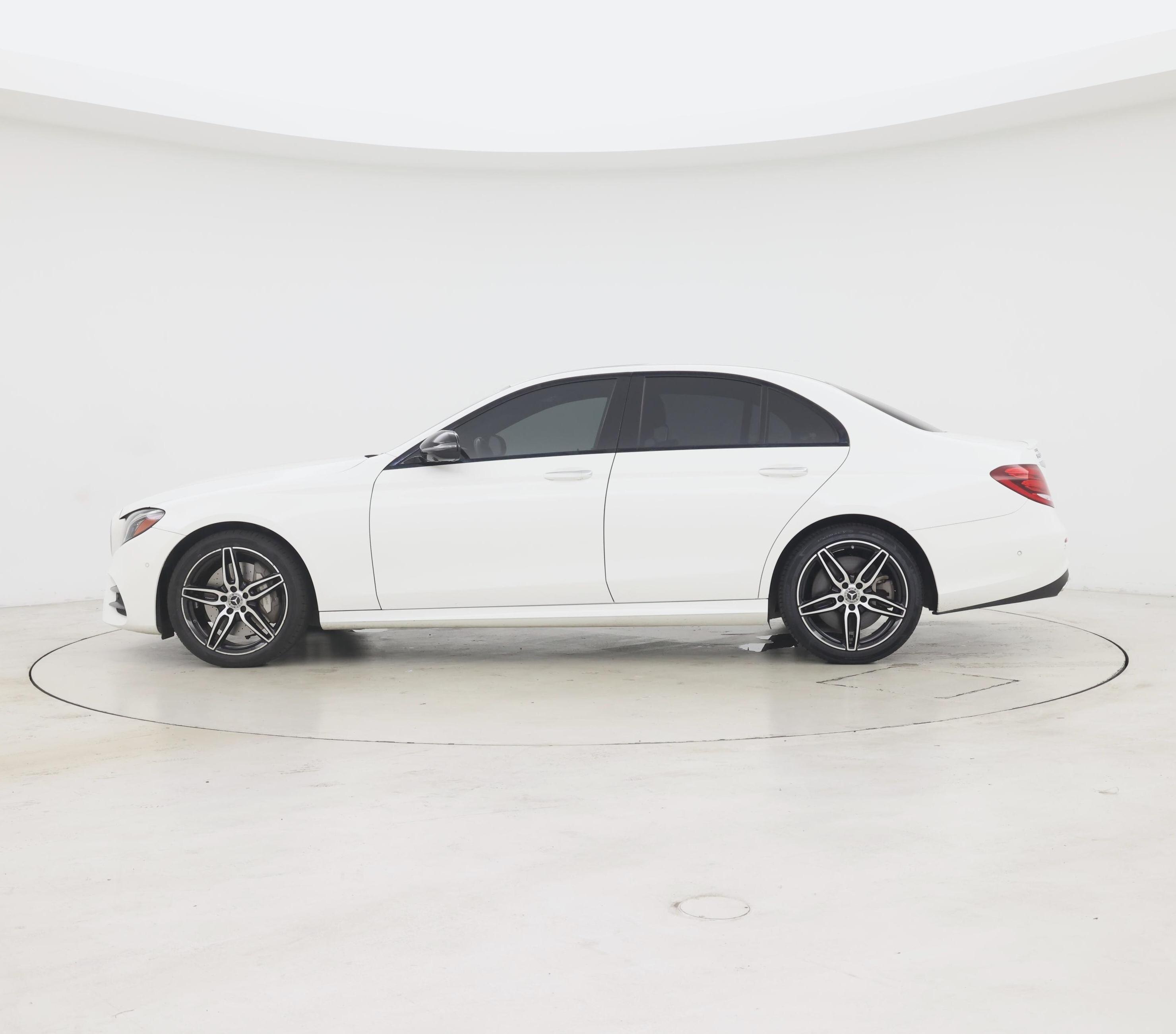 Thumbnail: 2020 Mercedes-Benz E-Class - 3