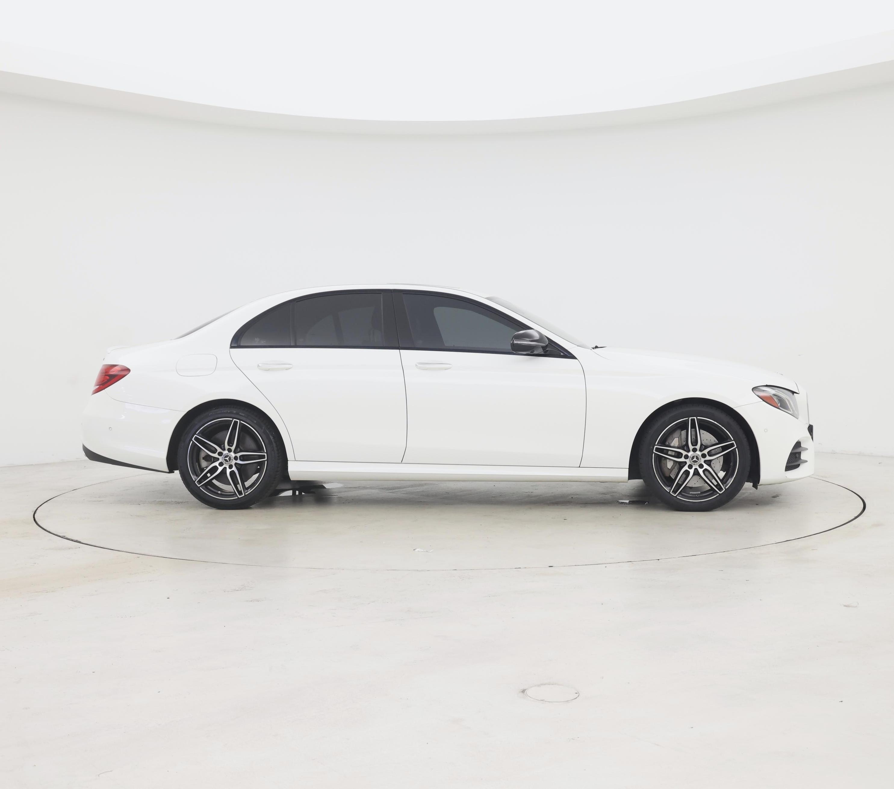 Thumbnail: 2020 Mercedes-Benz E-Class - 7