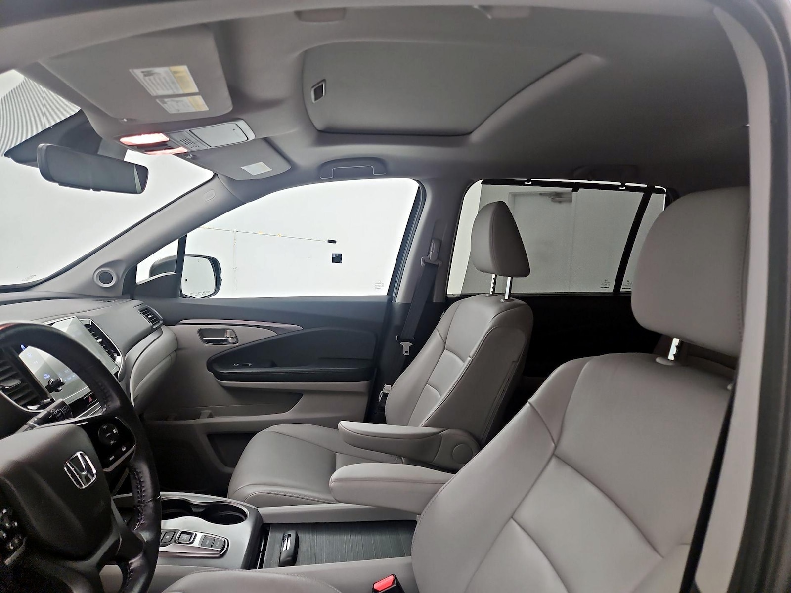 Sunroof(s) & Overhead Airbags