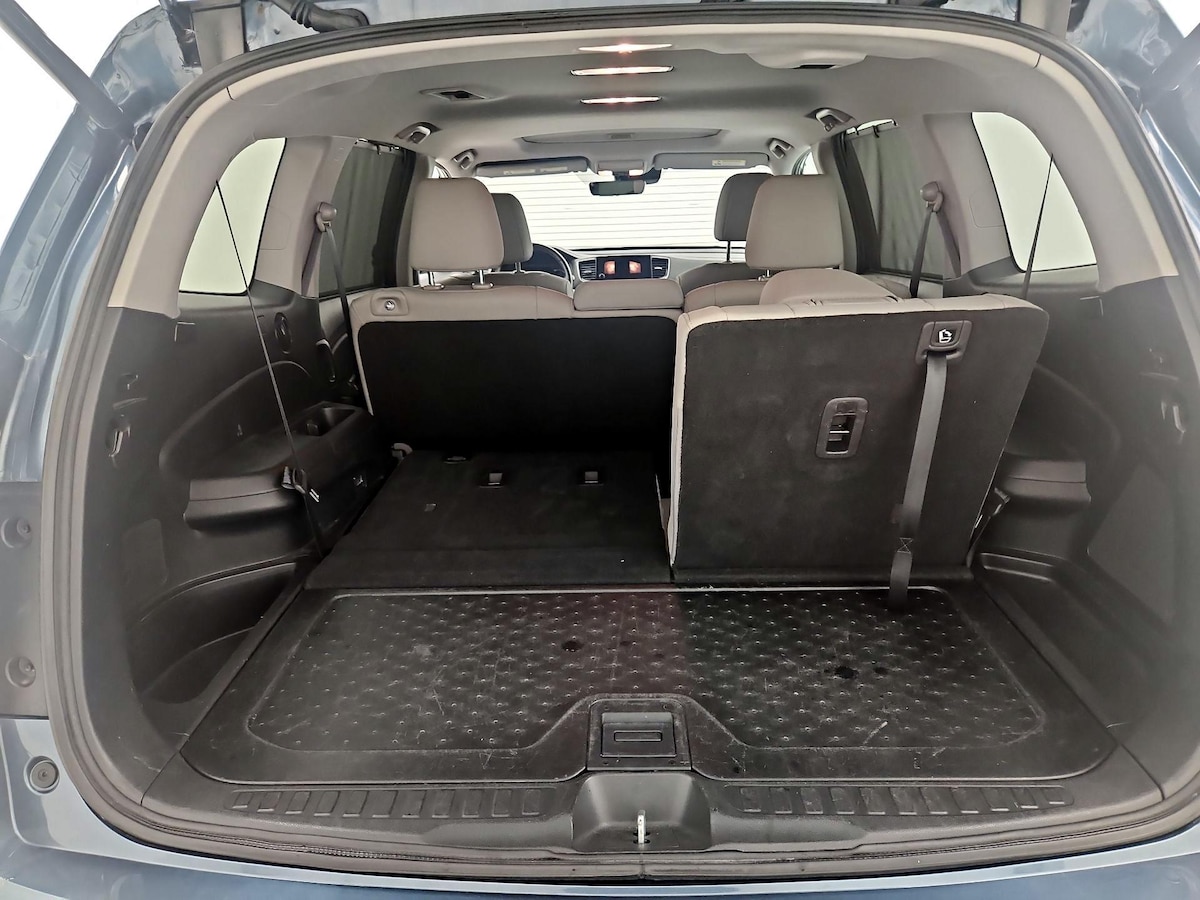 Trunk/Cargo (Seats Up)
