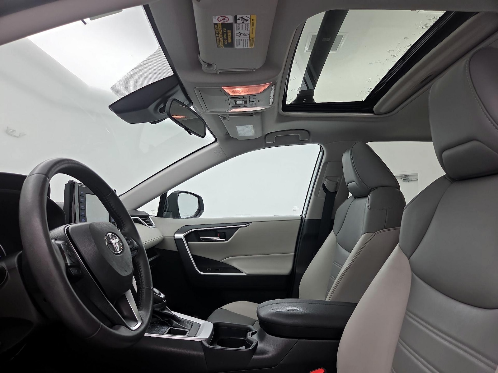 2020 Toyota RAV4 XLE Premium - Photo 20