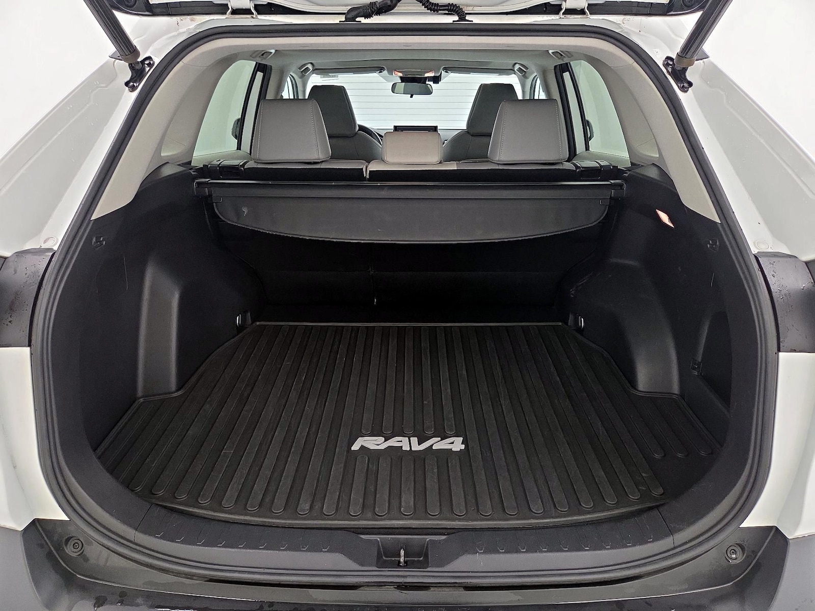 2020 Toyota RAV4 XLE Premium - Photo 22