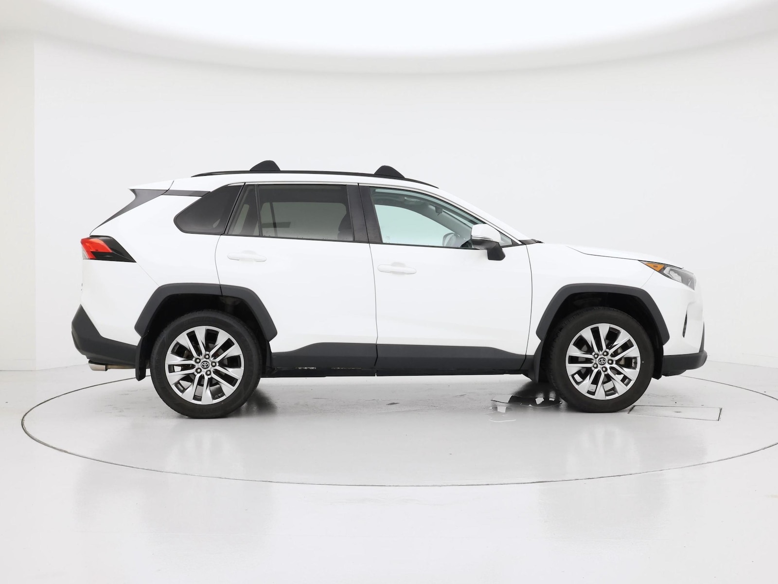 2020 Toyota RAV4 XLE Premium - Photo 8