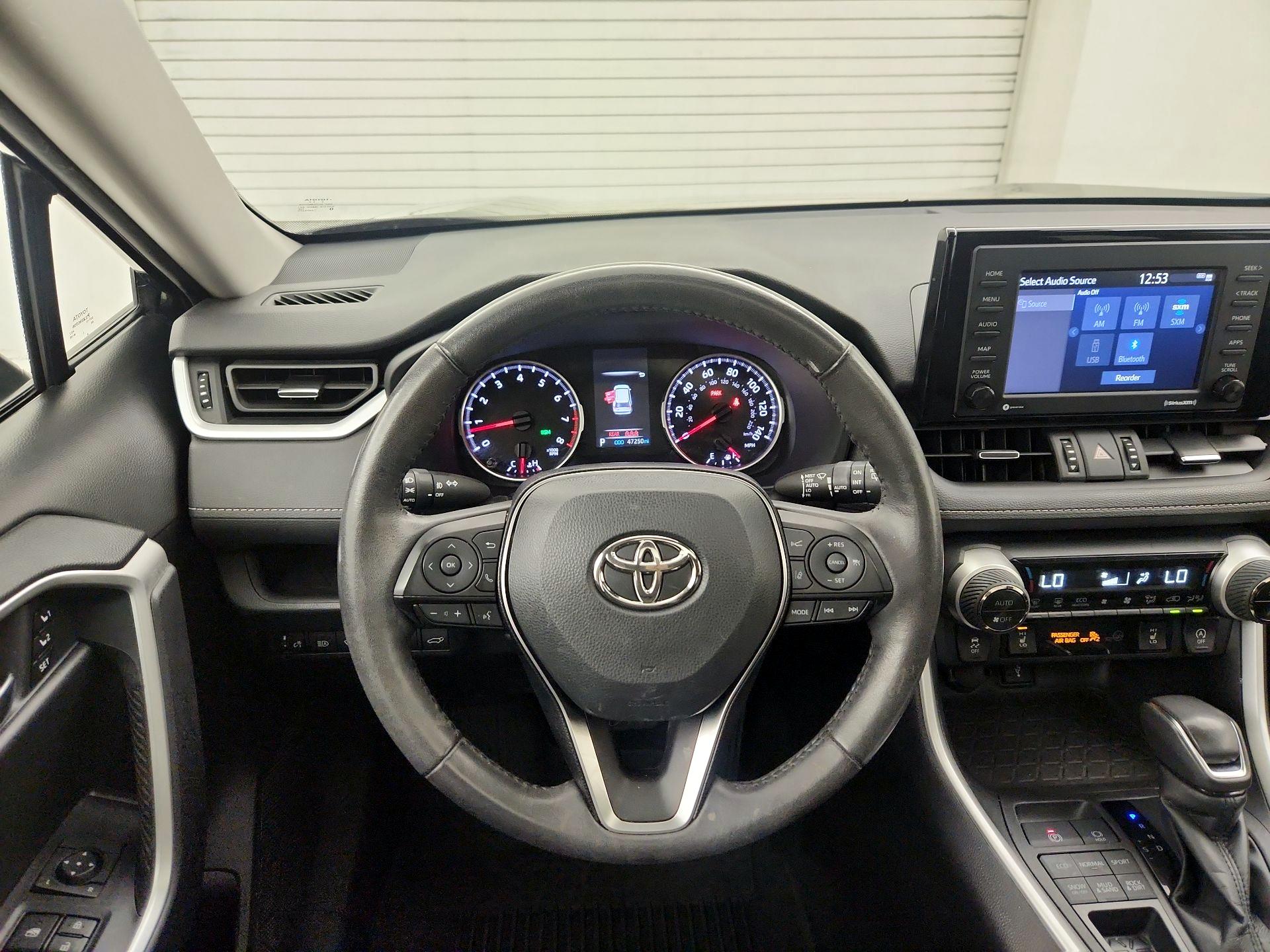 Thumbnail: 2022 Toyota RAV4 - 10