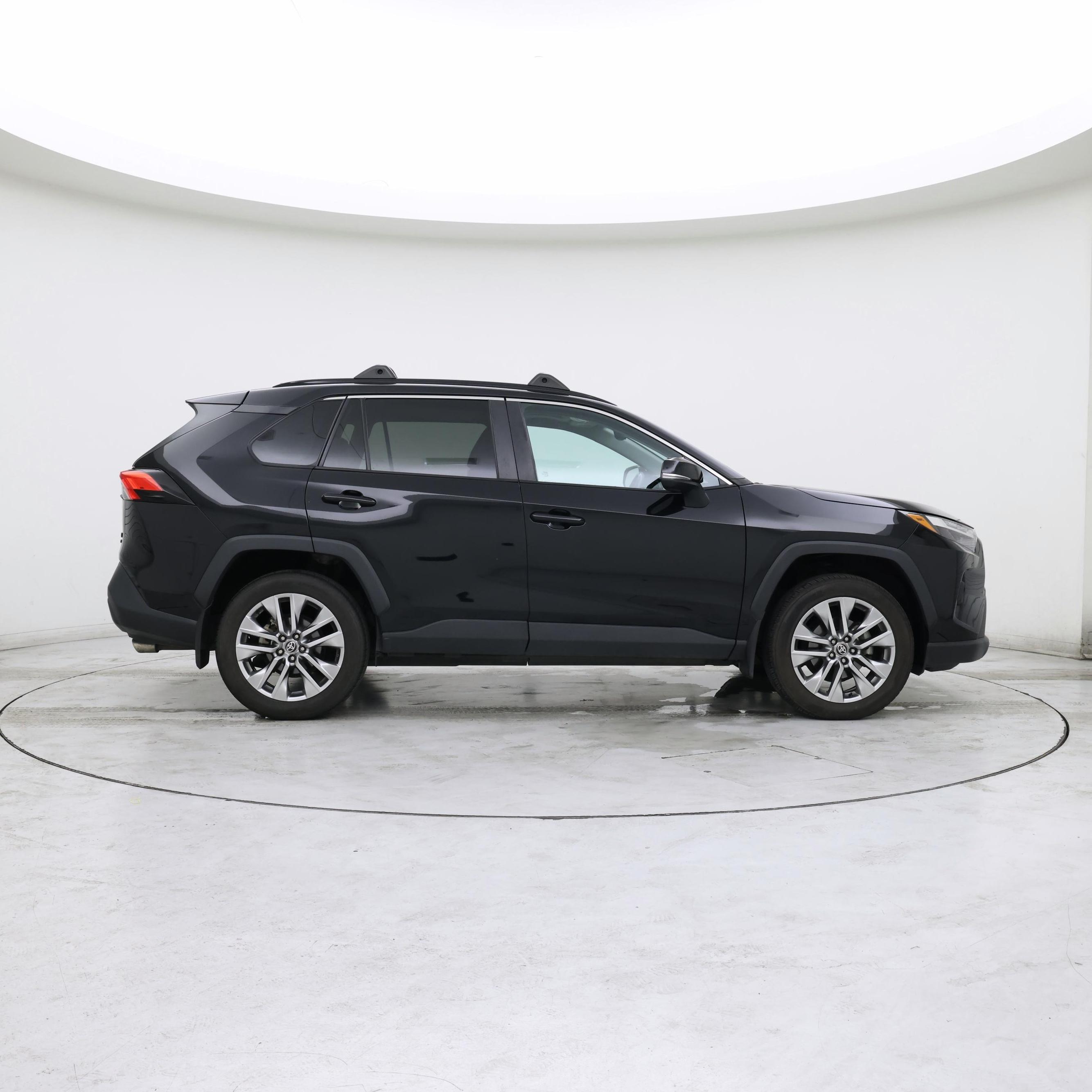 Thumbnail: 2022 Toyota RAV4 - 7