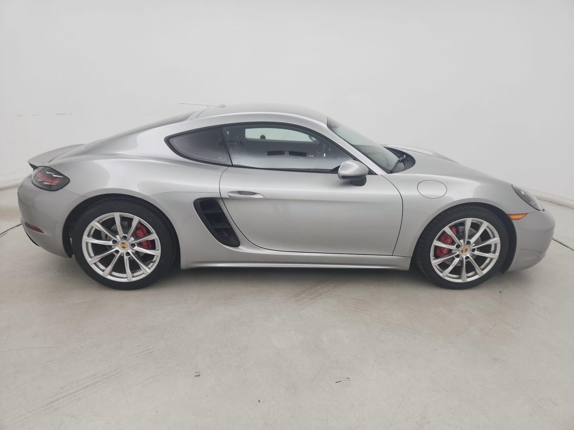 Thumbnail: 2018 Porsche 718 Cayman - 4
