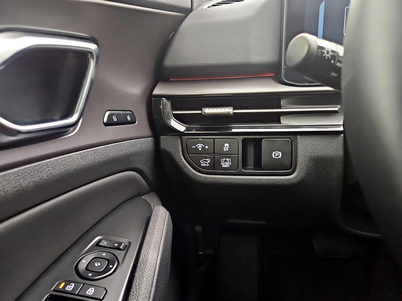 2026 Kia Sportage SX Prestige Hybrid - Photo 14