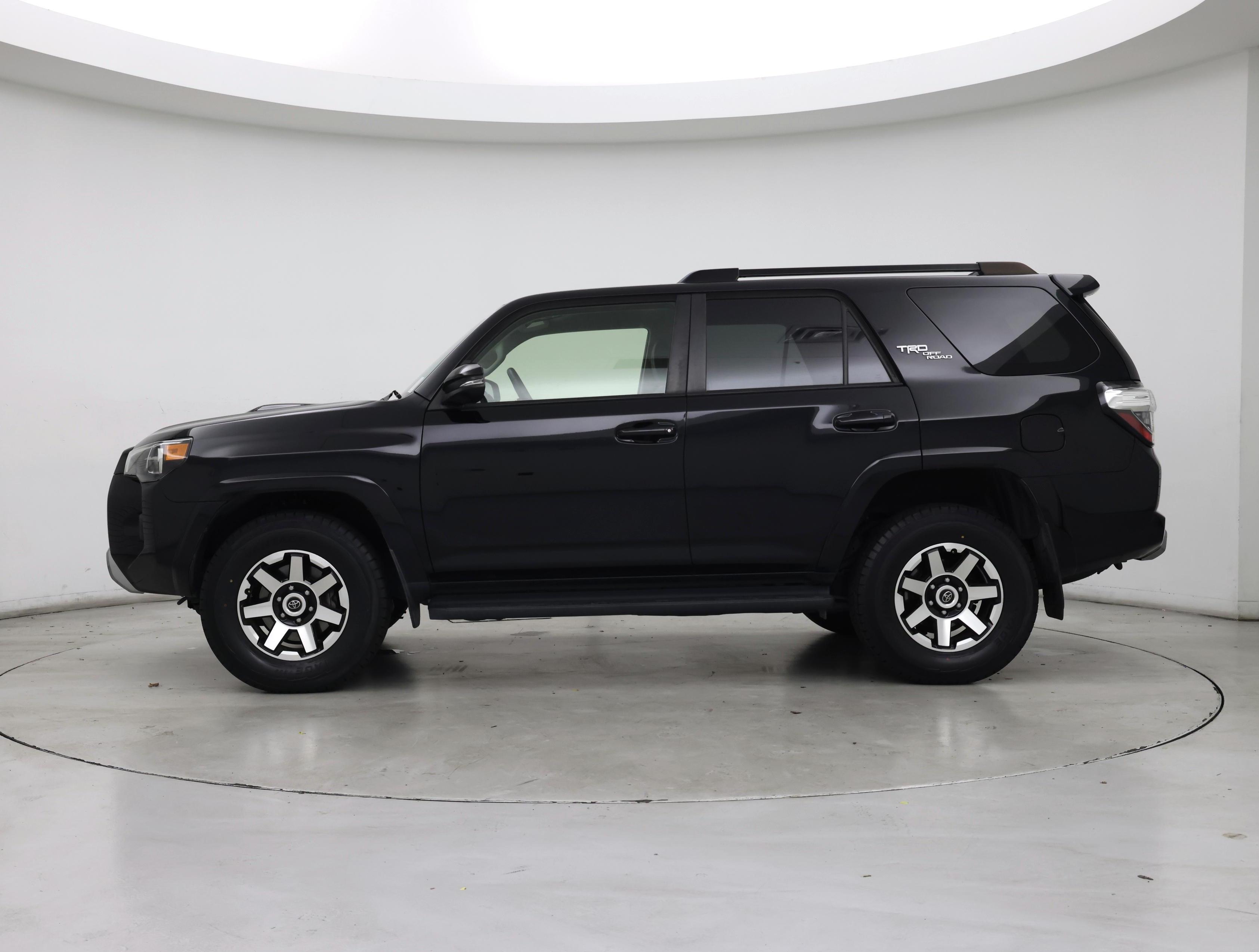 Thumbnail: 2022 Toyota 4Runner - 3