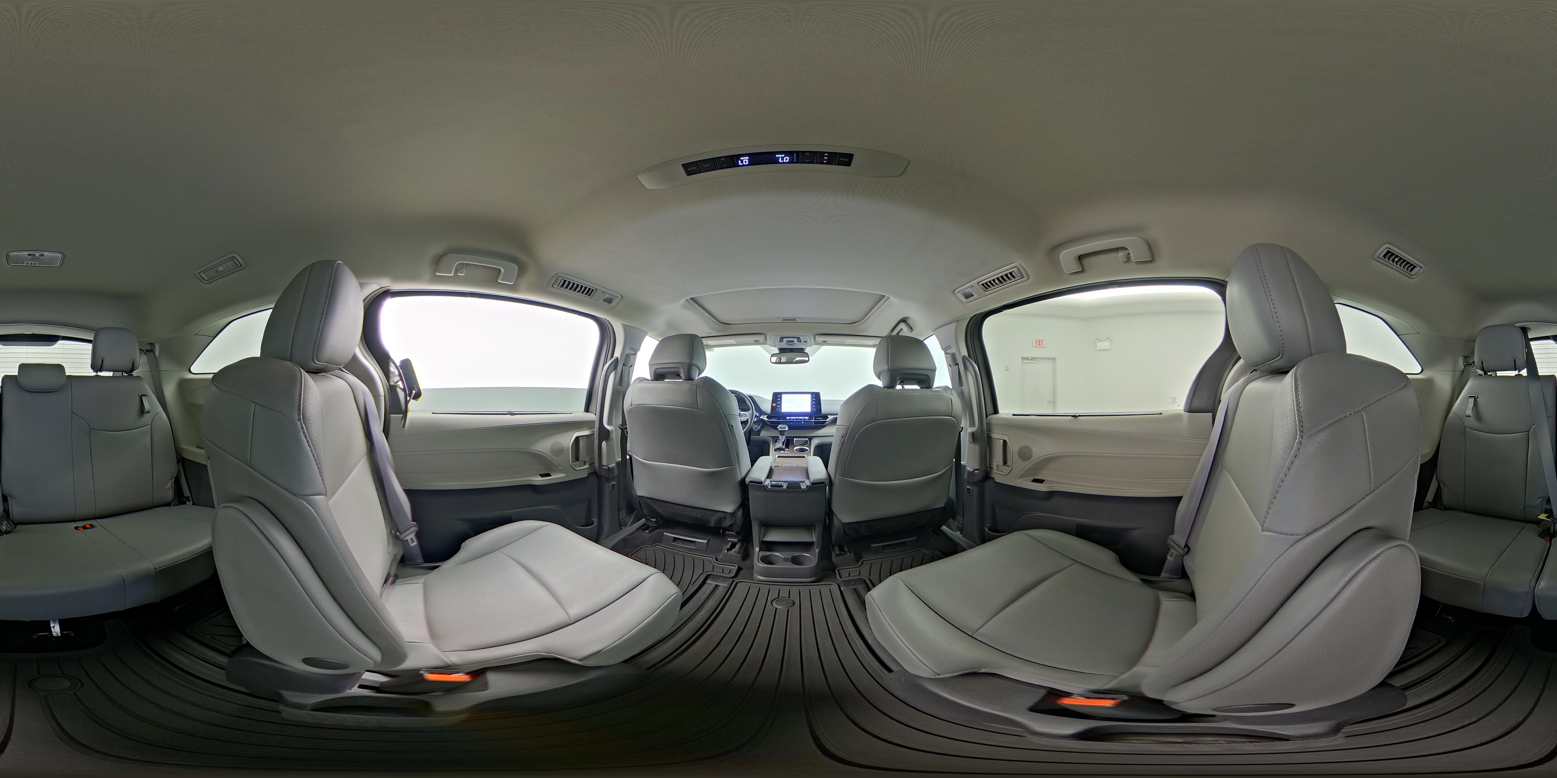 2023 Toyota Sienna XLE - Photo 28