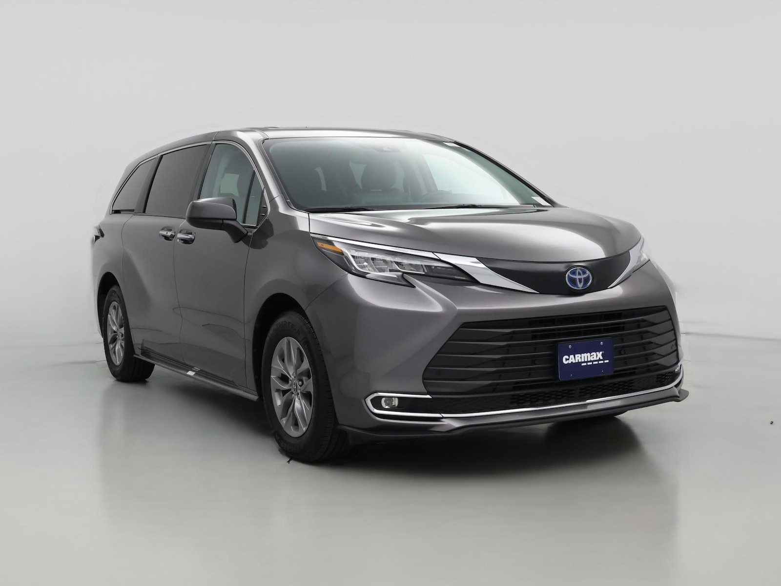 2023 Toyota Sienna XLE - Photo 1