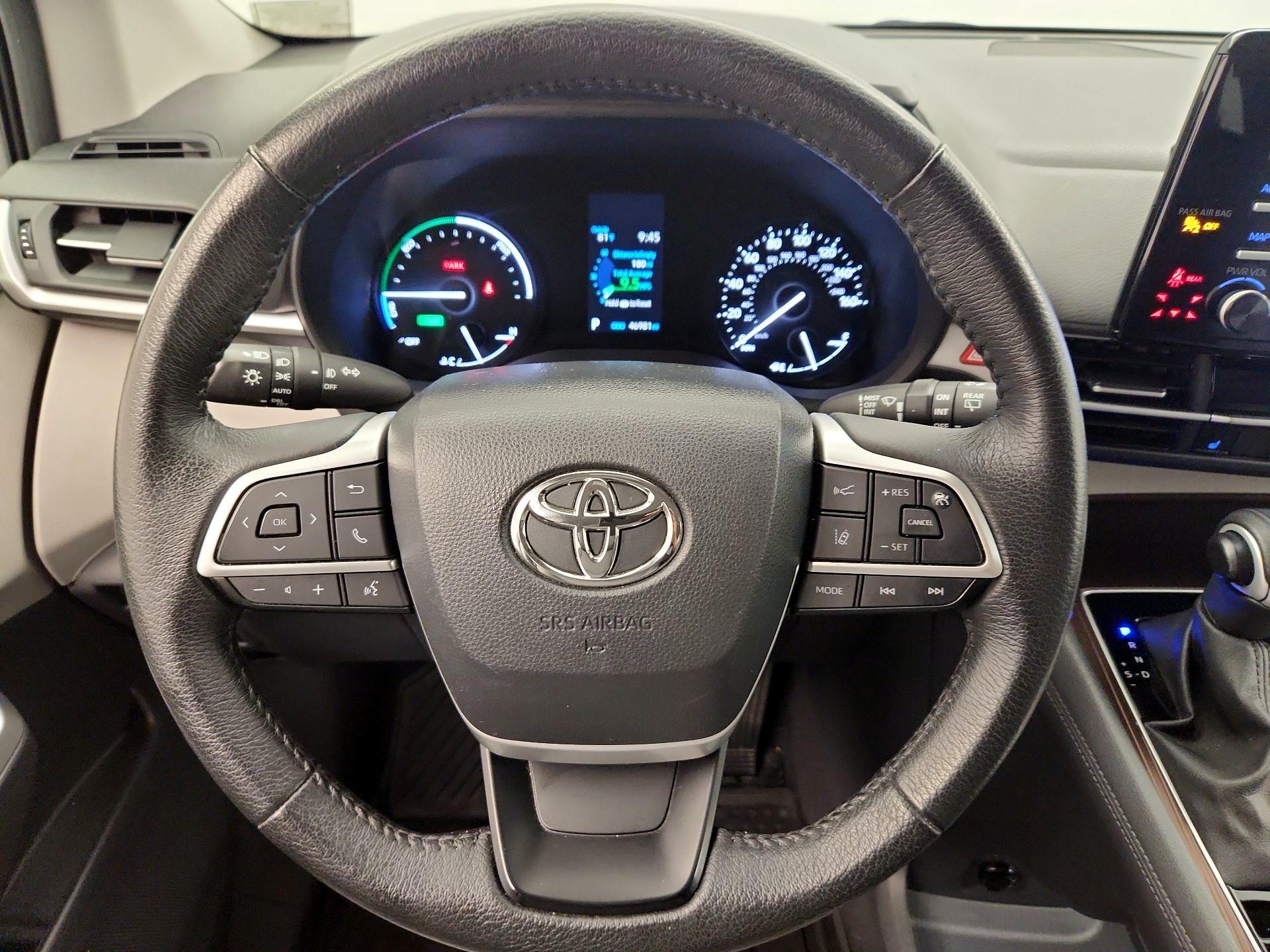 Thumbnail: 2023 Toyota Sienna - 10
