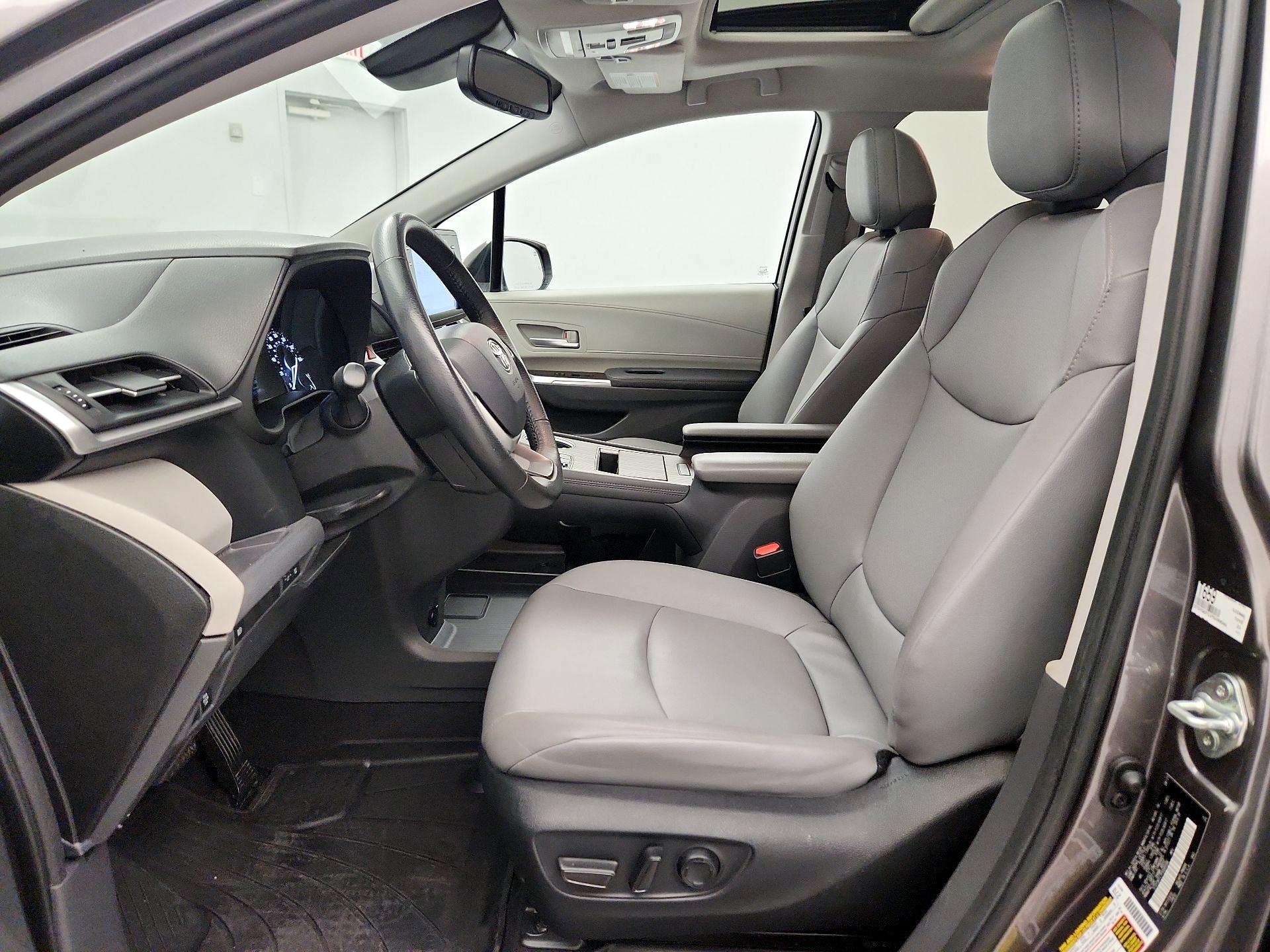 Thumbnail: 2023 Toyota Sienna - 11
