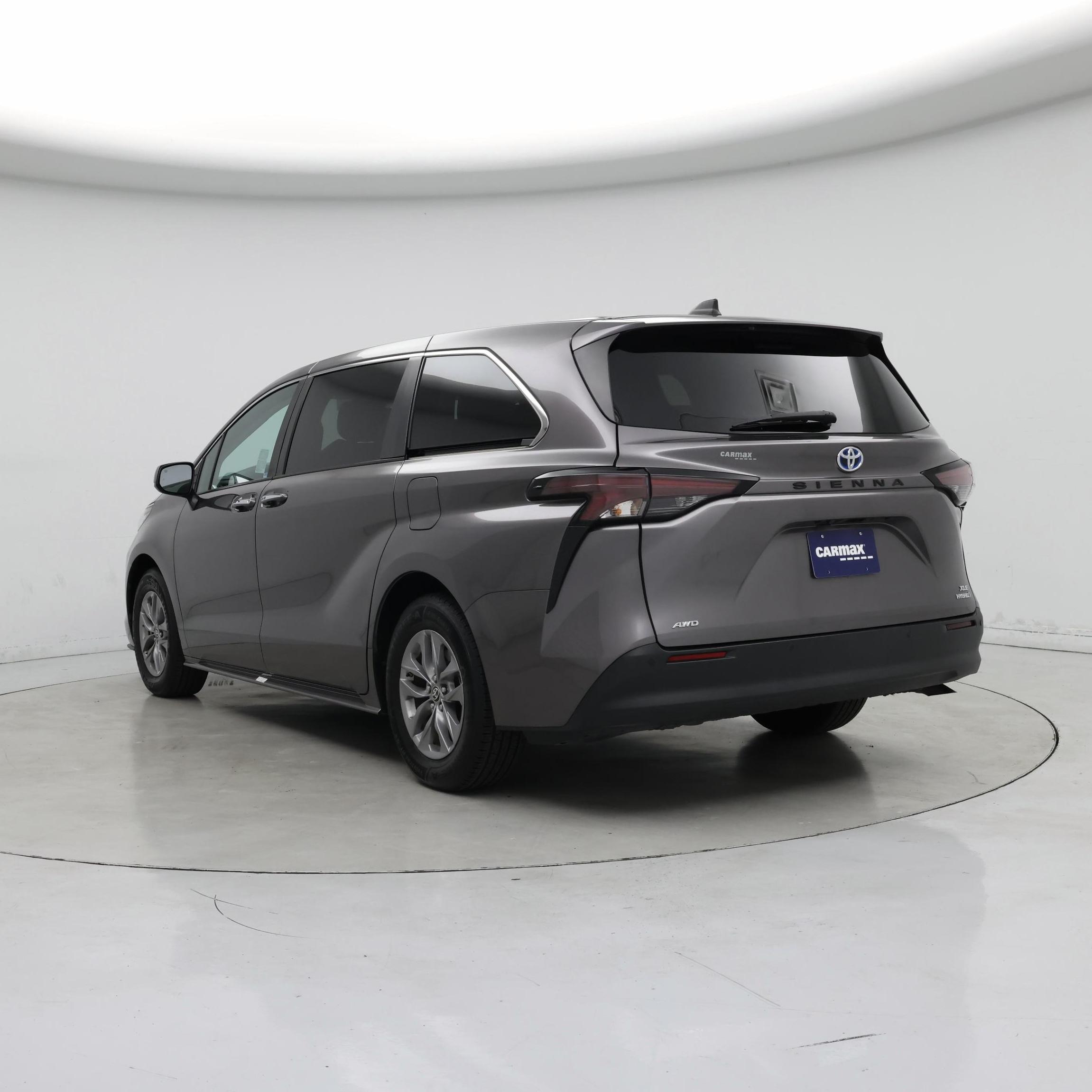 Thumbnail: 2023 Toyota Sienna - 2