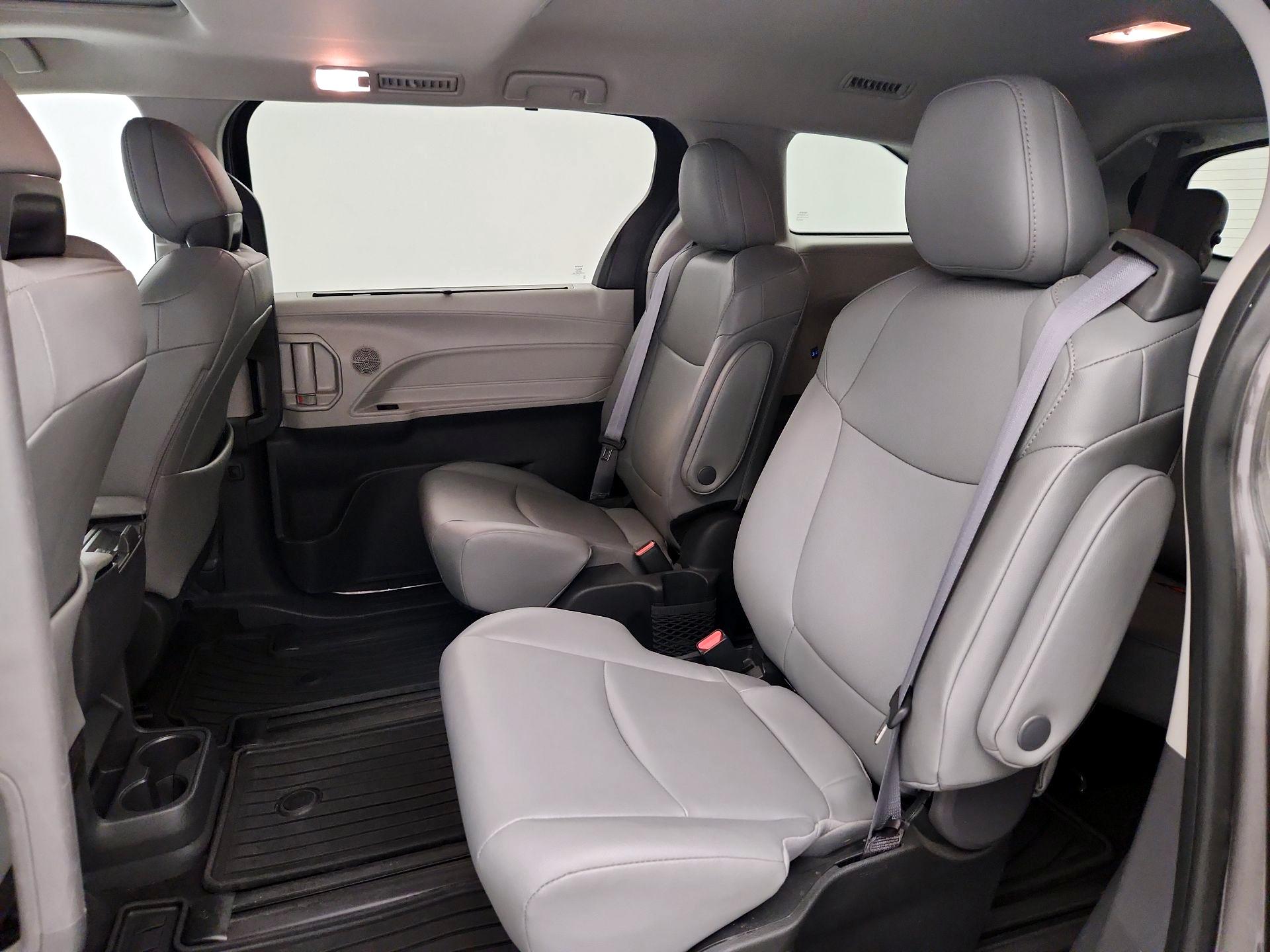 Thumbnail: 2023 Toyota Sienna - 20