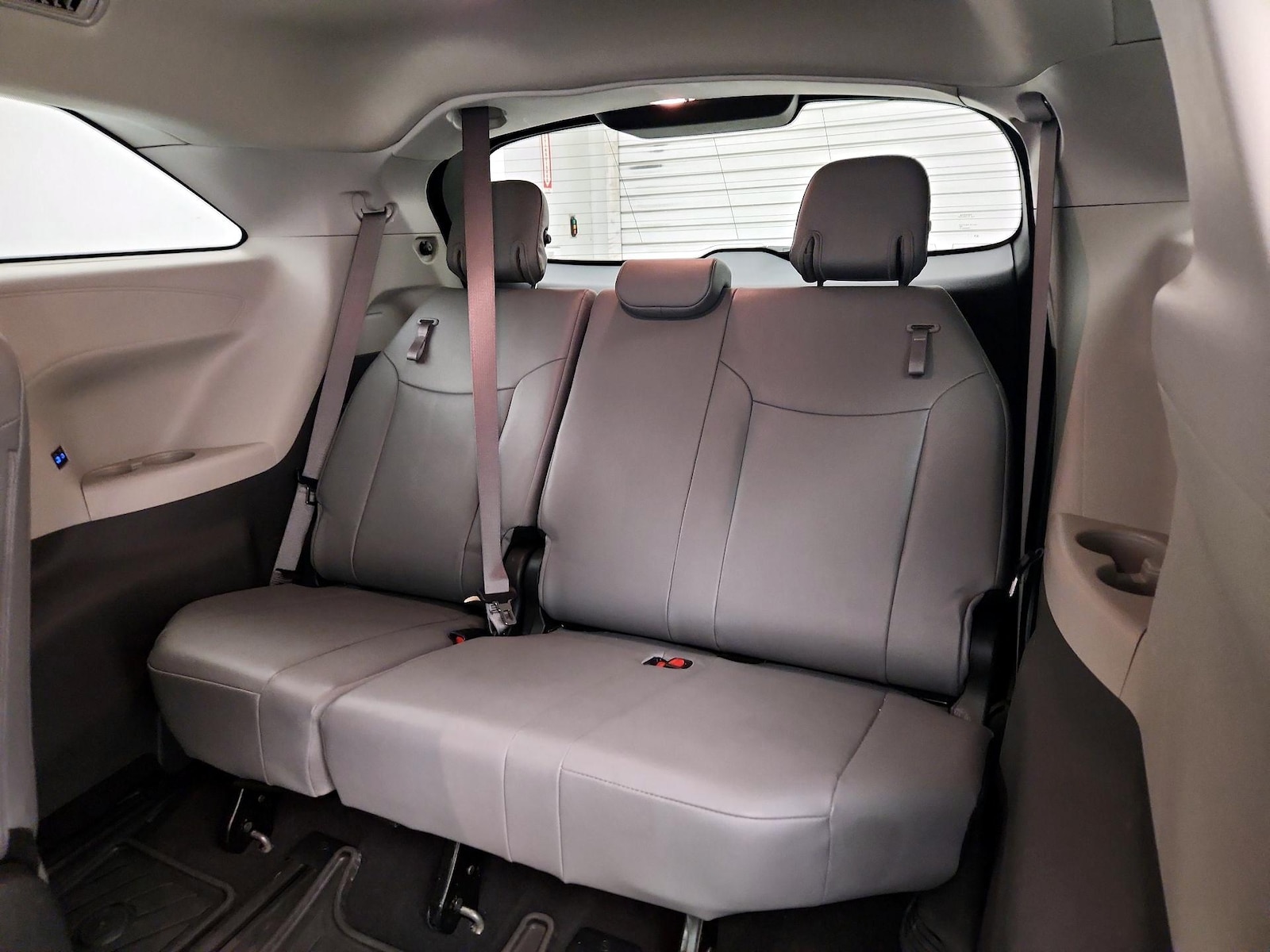 2023 Toyota Sienna XLE - Photo 22