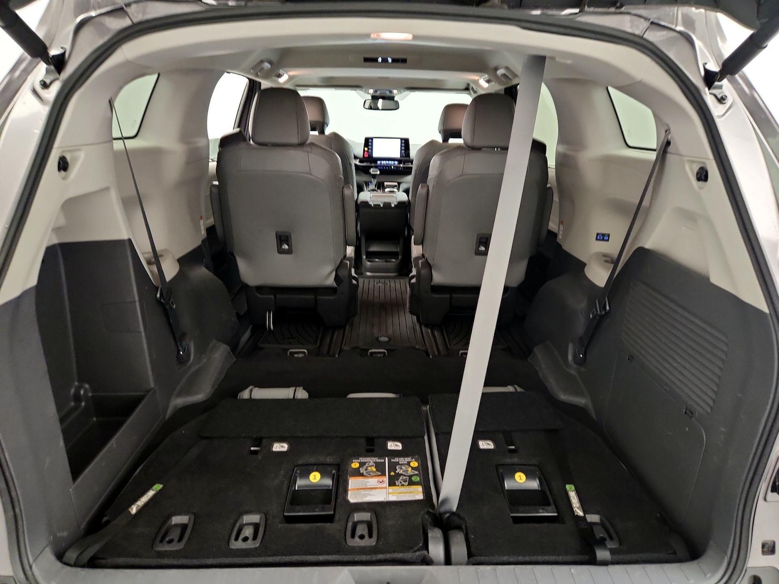 2023 Toyota Sienna XLE - Photo 24