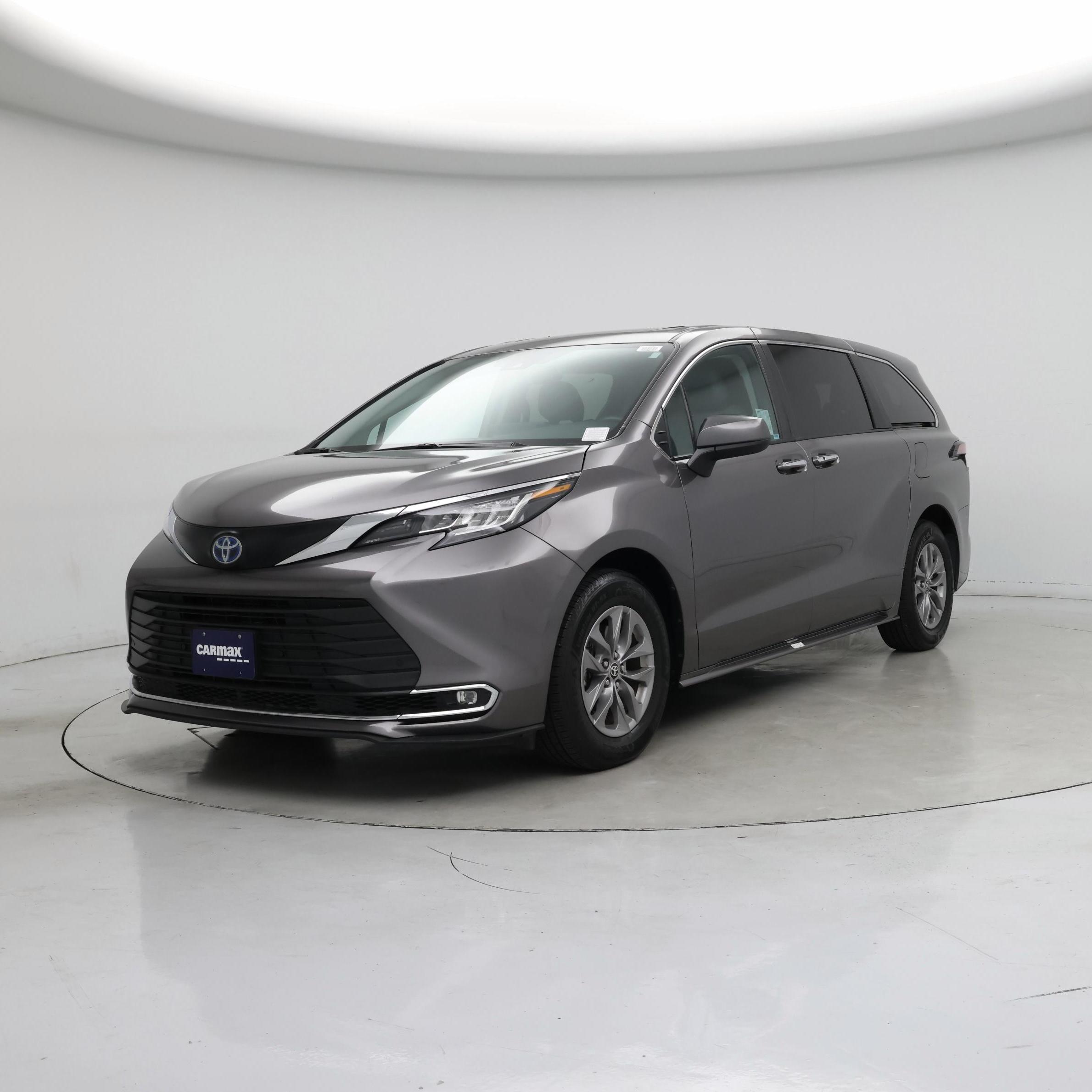 Thumbnail: 2023 Toyota Sienna - 4