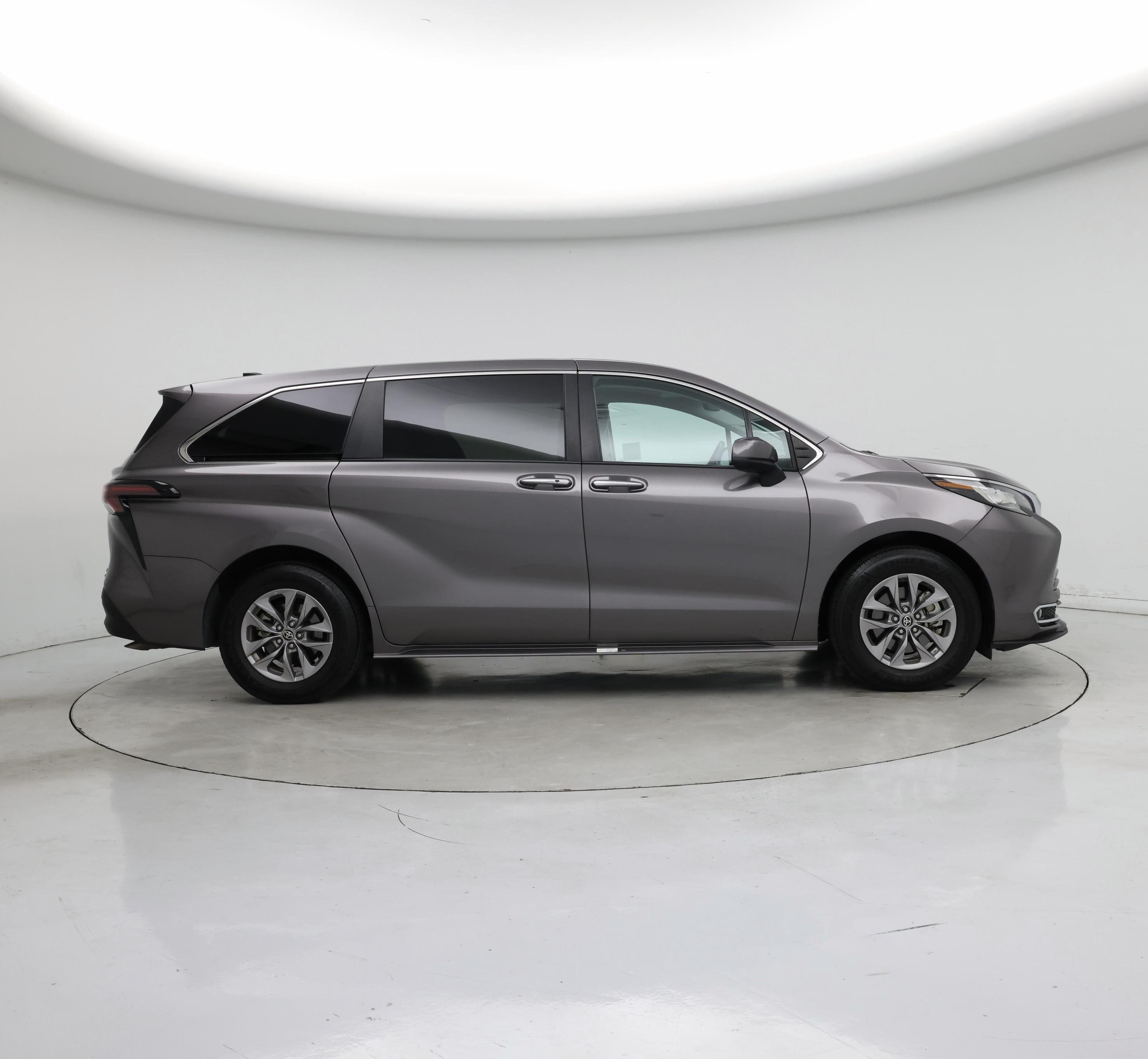 Thumbnail: 2023 Toyota Sienna - 7
